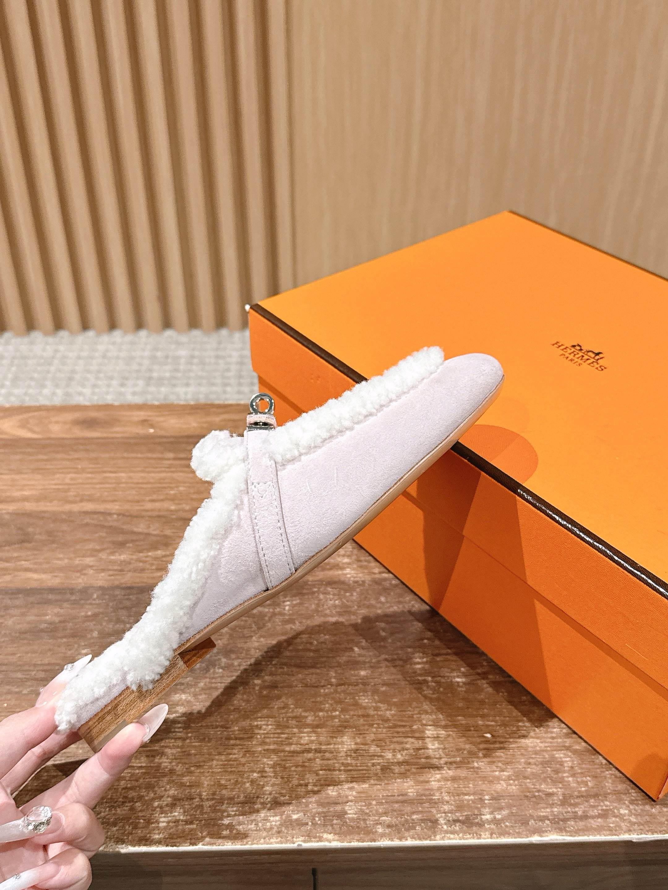 𝐇𝐄𝐑𝐌𝐄𝐒# 爱马仕秋冬配色高羊绒kelly半拖 穆勒毛毛拖 好看好穿还高级，秋冬决绝子单品 皮毛一体材质，意大利进口