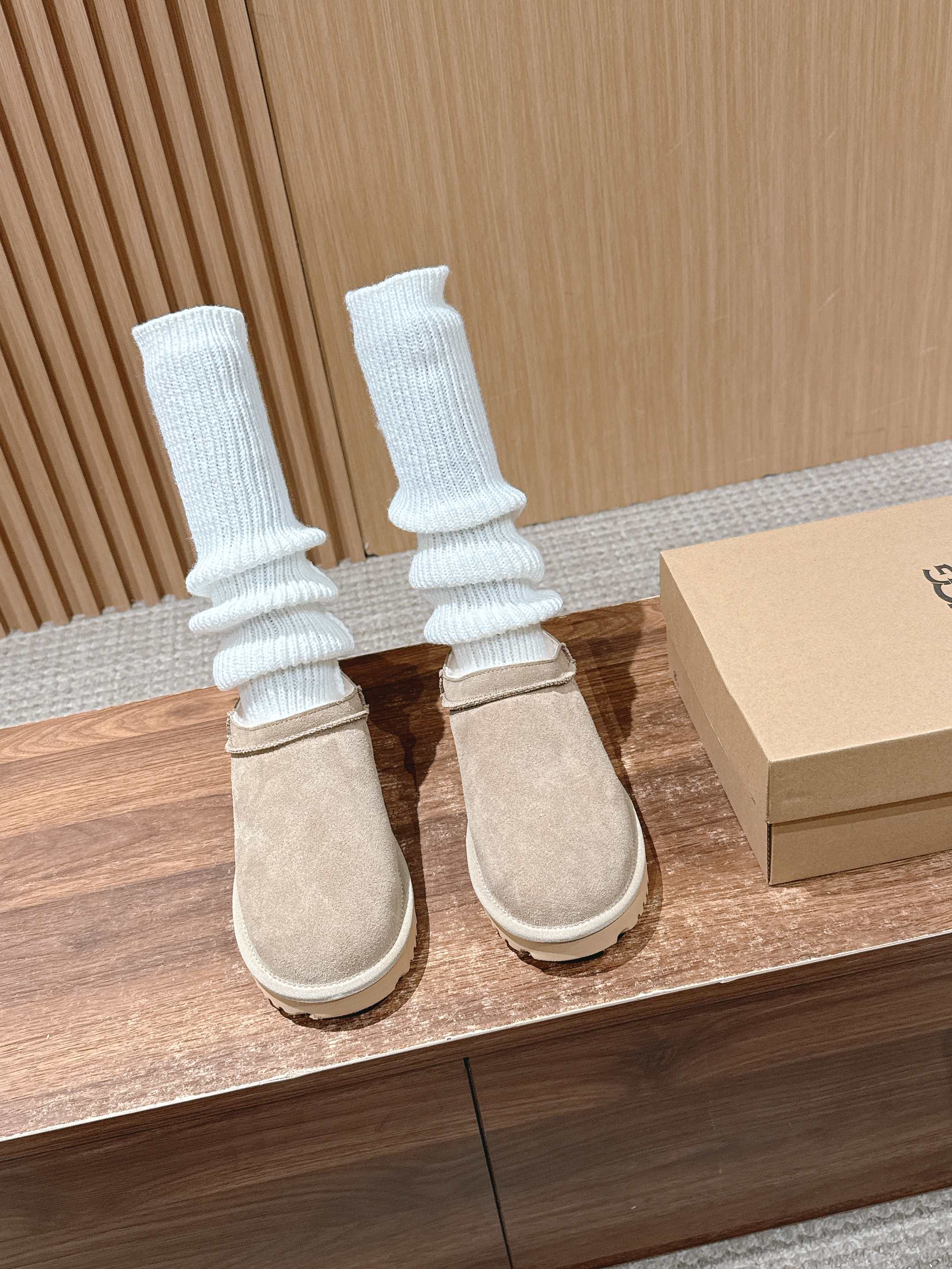 NO:477545,White socks + 10, semi-dragged fur shoes, socks19860909白色袜子＋10,半拖毛毛鞋,socks,Women's Shoes