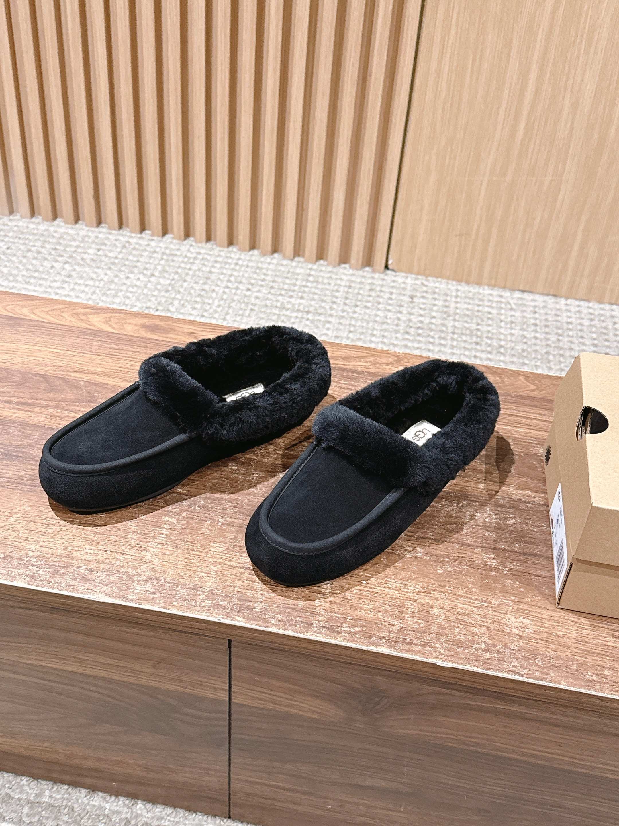 𝐔𝐆𝐆 油叽叽秋冬新款 便鞋新生系列Ansley安思丽穆勒鞋 时尚舒适浅口平底一脚蹬休闲乐福鞋✨  经典翻毛牛皮搭配10