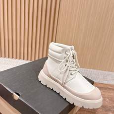 男+10 即刻解锁秋冬必备出行单品—UGG Weather Hybrid系列新成员焕新来袭。 全新Neumel Hi 男+10 即刻解锁秋冬必备出行单品—UGG Weather Hybrid系列新成员焕新来袭。 全新Neumel Hi