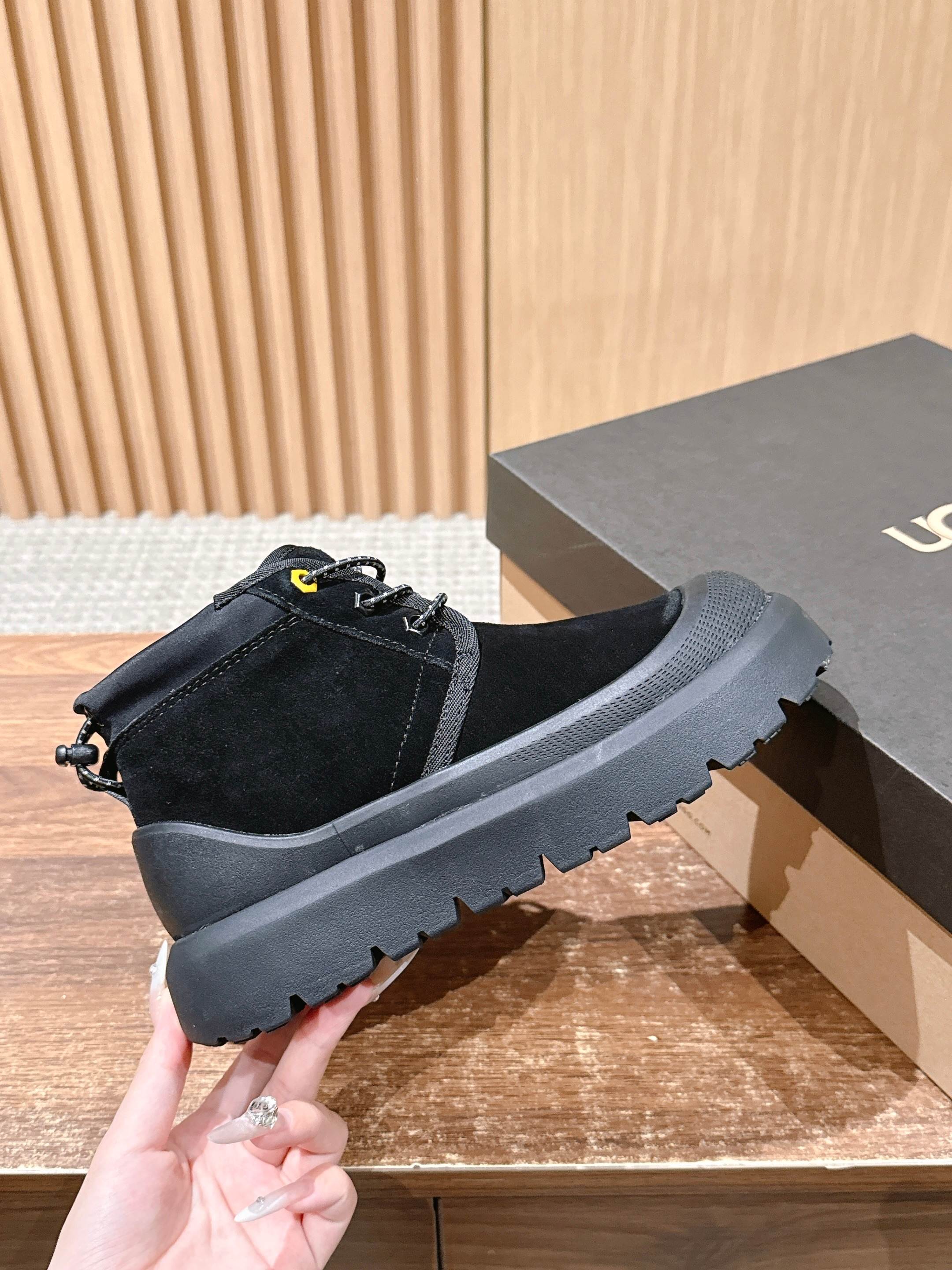 男+10 𝐔𝐆𝐆 油叽叽纽姆防水系列男女同款穿上它和最爱的他        UGG Neumel Weather Hyb