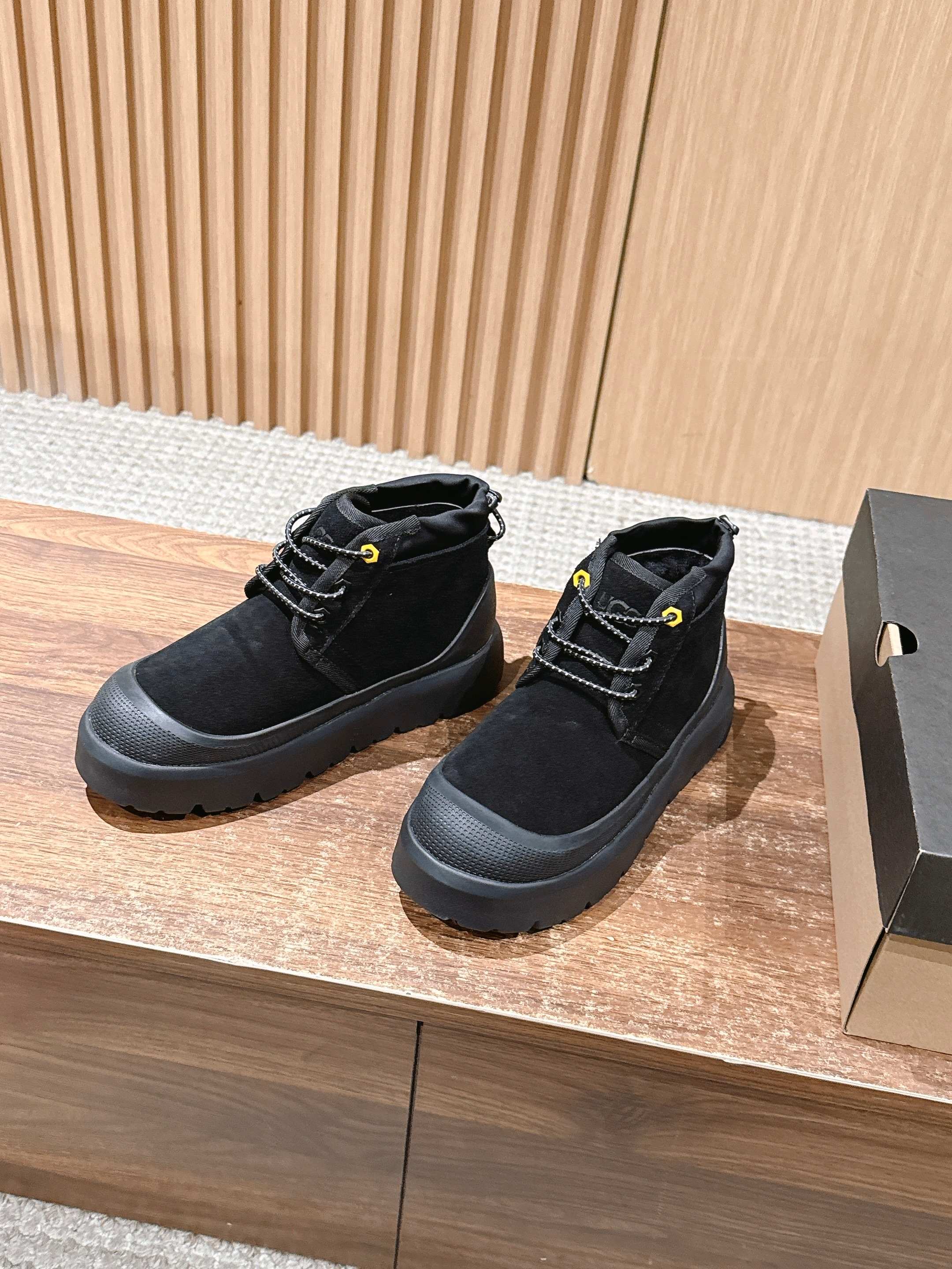 男+10 𝐔𝐆𝐆 油叽叽纽姆防水系列男女同款穿上它和最爱的他        UGG Neumel Weather Hyb