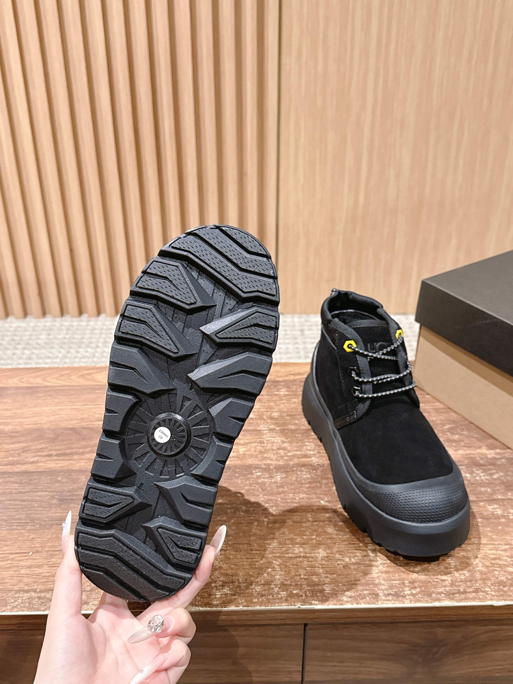 男+10 𝐔𝐆𝐆 油叽叽纽姆防水系列男女同款穿上它和最爱的他        UGG Neumel Weather Hyb