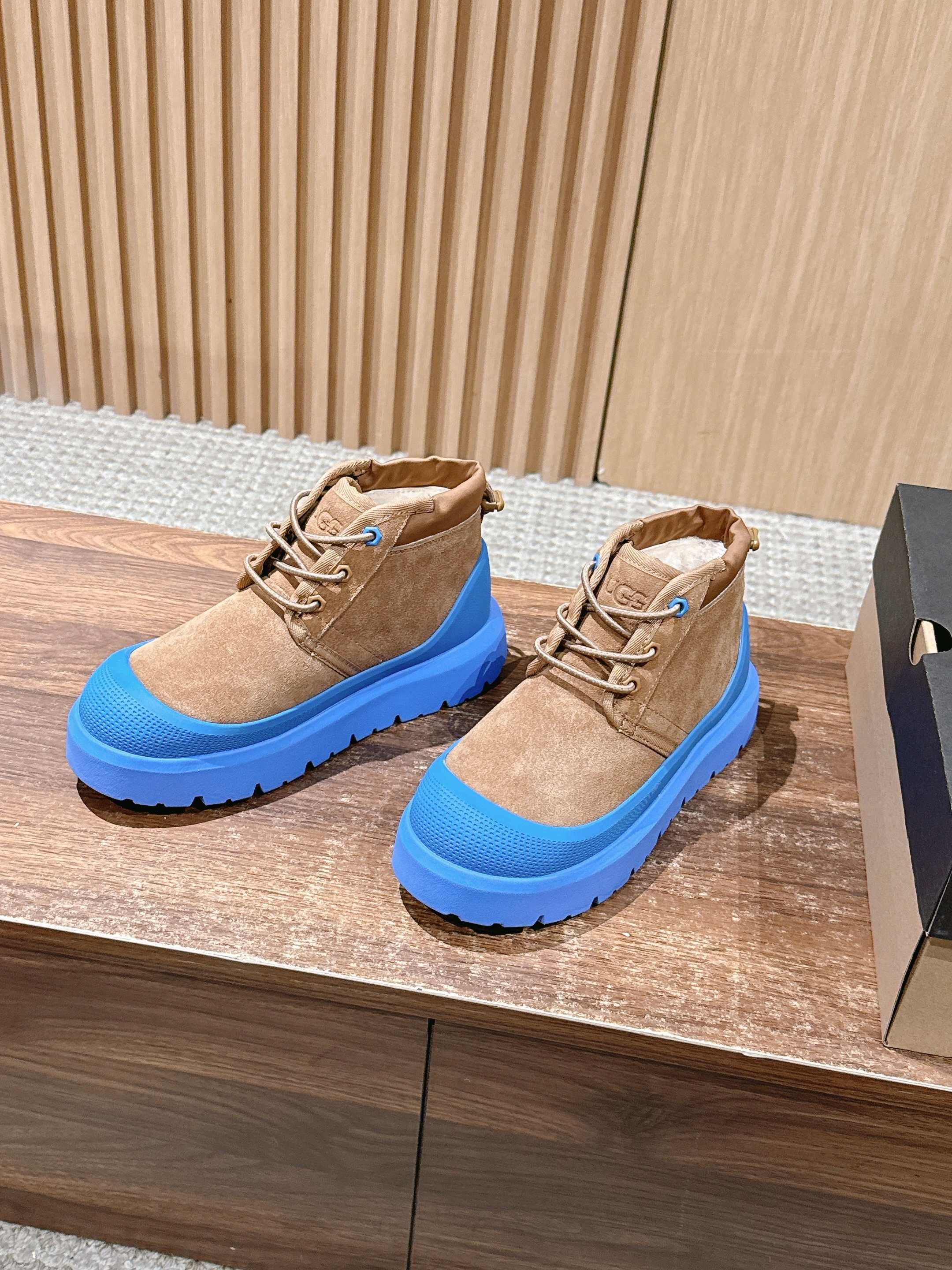 男+10 𝐔𝐆𝐆 油叽叽纽姆防水系列男女同款穿上它和最爱的他 UGG Neumel Weather Hyb 男+10 𝐔𝐆𝐆 油叽叽纽姆防水系列男女同款穿上它和最爱的他 UGG Neumel Weather Hyb