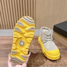 男+10 𝐔𝐆𝐆 油叽叽纽姆防水系列男女同款穿上它和最爱的他 UGG Neumel Weather Hyb 男+10 𝐔𝐆𝐆 油叽叽纽姆防水系列男女同款穿上它和最爱的他 UGG Neumel Weather Hyb