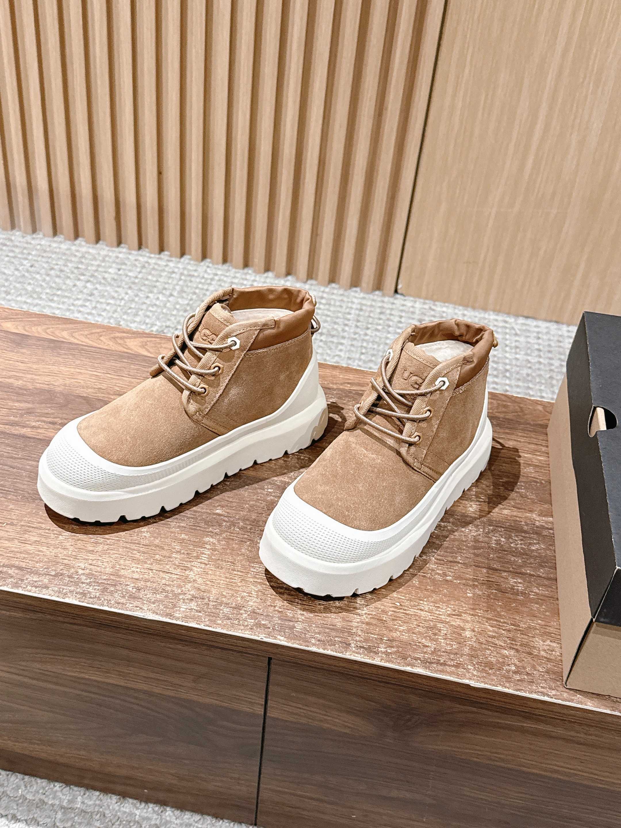 男+10 𝐔𝐆𝐆 油叽叽纽姆防水系列男女同款穿上它和最爱的他 UGG Neumel Weather Hyb 男+10 𝐔𝐆𝐆 油叽叽纽姆防水系列男女同款穿上它和最爱的他 UGG Neumel Weather Hyb