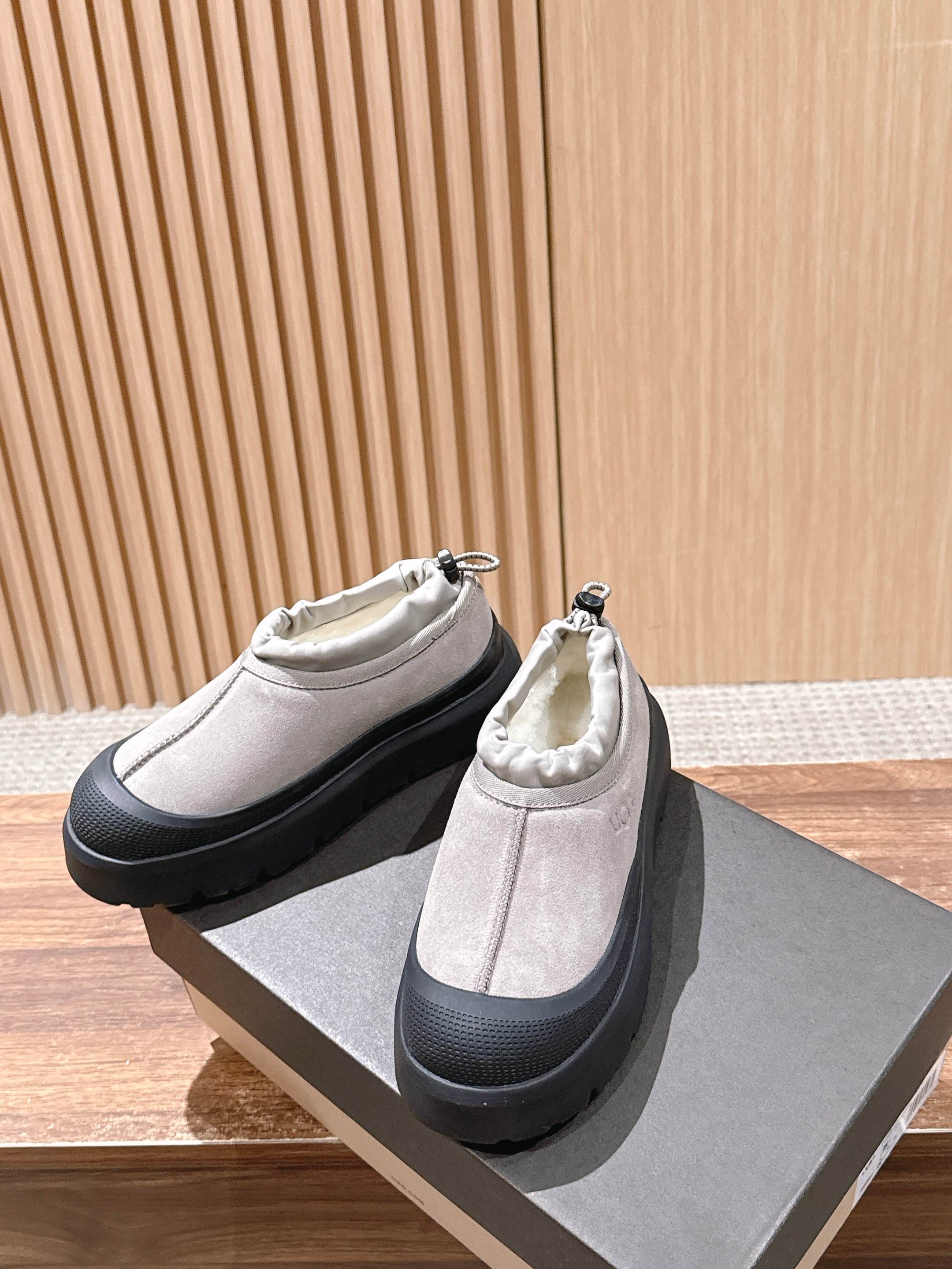 男+10 𝐔𝐆𝐆 油叽叽纽姆防水系列男女同款穿上它和最爱的他 UGG Tasman Weather Hyb 男+10 𝐔𝐆𝐆 油叽叽纽姆防水系列男女同款穿上它和最爱的他 UGG Tasman Weather Hyb