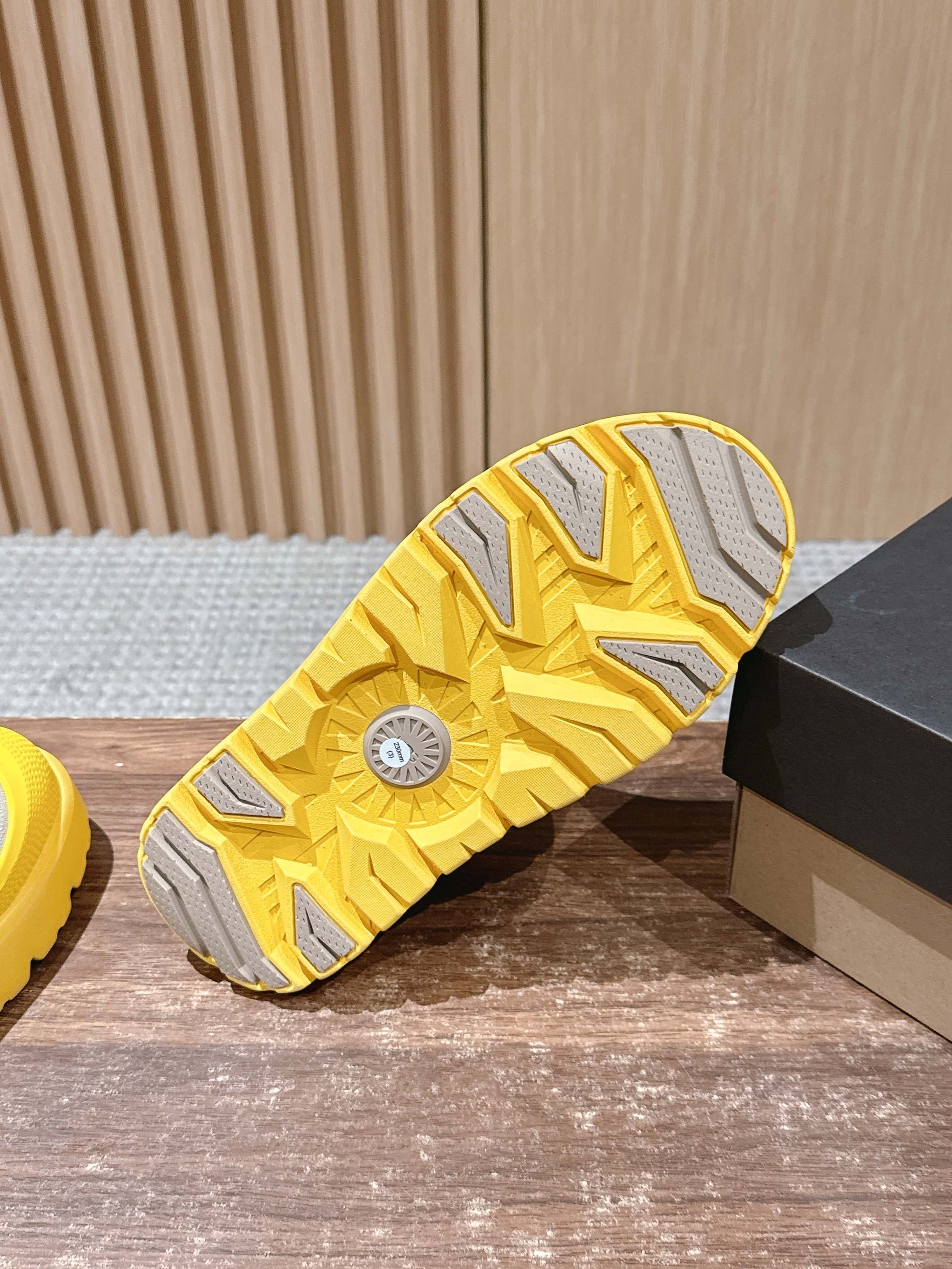 男+10 𝐔𝐆𝐆 油叽叽纽姆防水系列男女同款穿上它和最爱的他        UGG Tasman Weather Hyb