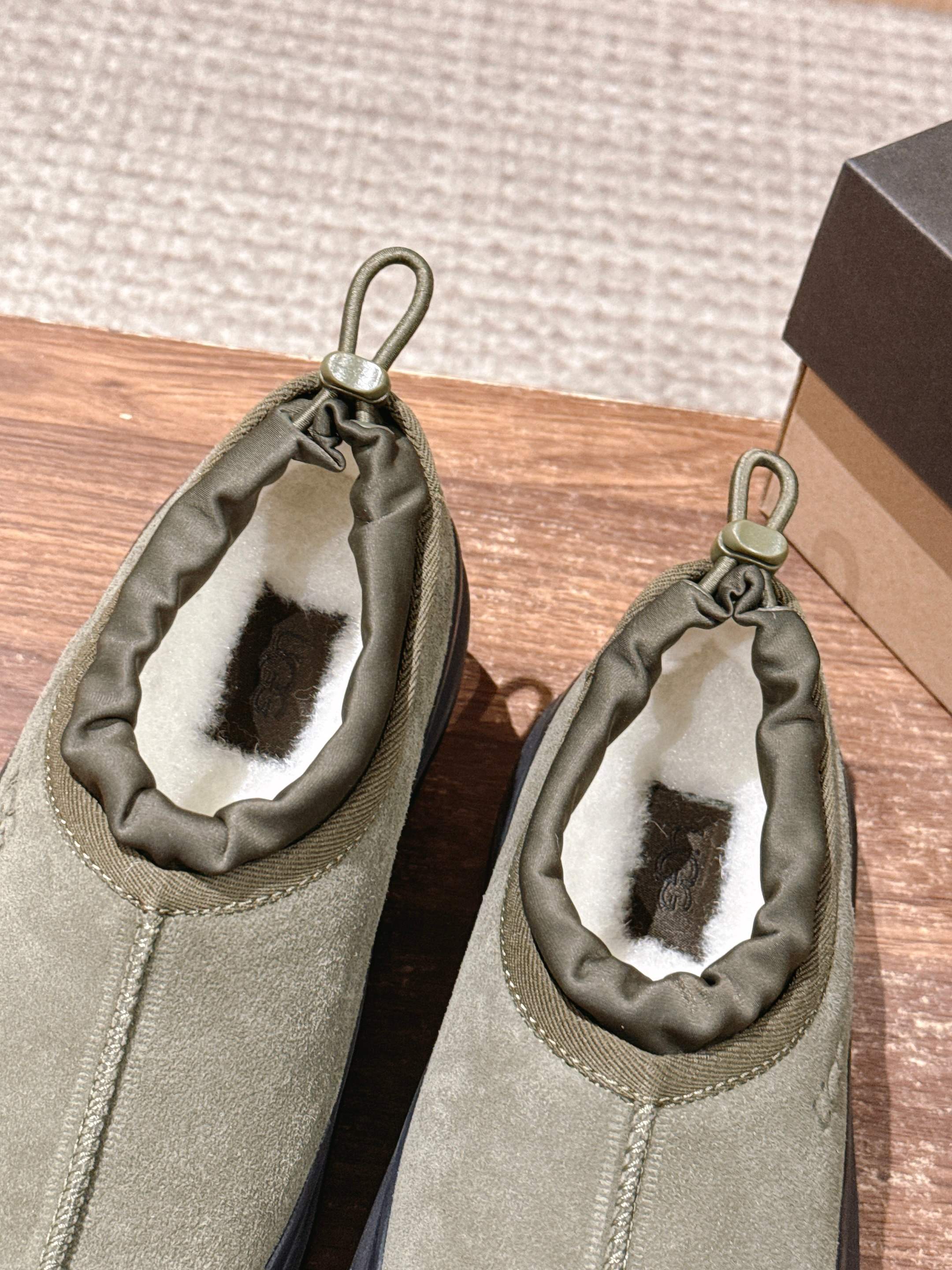 男+10 𝐔𝐆𝐆 油叽叽纽姆防水系列男女同款穿上它和最爱的他 UGG Tasman Weather Hyb 男+10 𝐔𝐆𝐆 油叽叽纽姆防水系列男女同款穿上它和最爱的他 UGG Tasman Weather Hyb