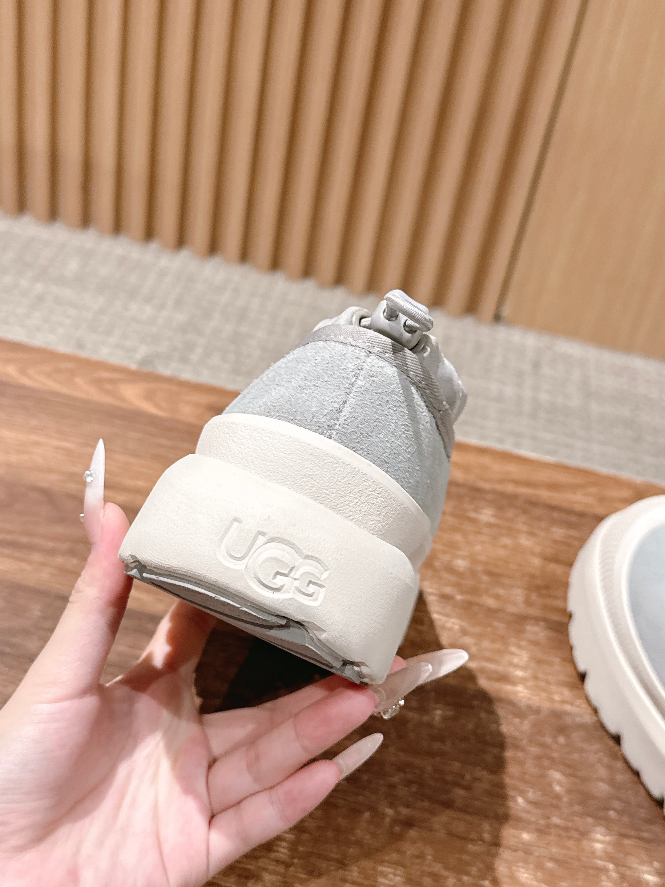 男+10 𝐔𝐆𝐆 油叽叽纽姆防水系列男女同款穿上它和最爱的他 UGG Tasman Weather Hyb 男+10 𝐔𝐆𝐆 油叽叽纽姆防水系列男女同款穿上它和最爱的他 UGG Tasman Weather Hyb
