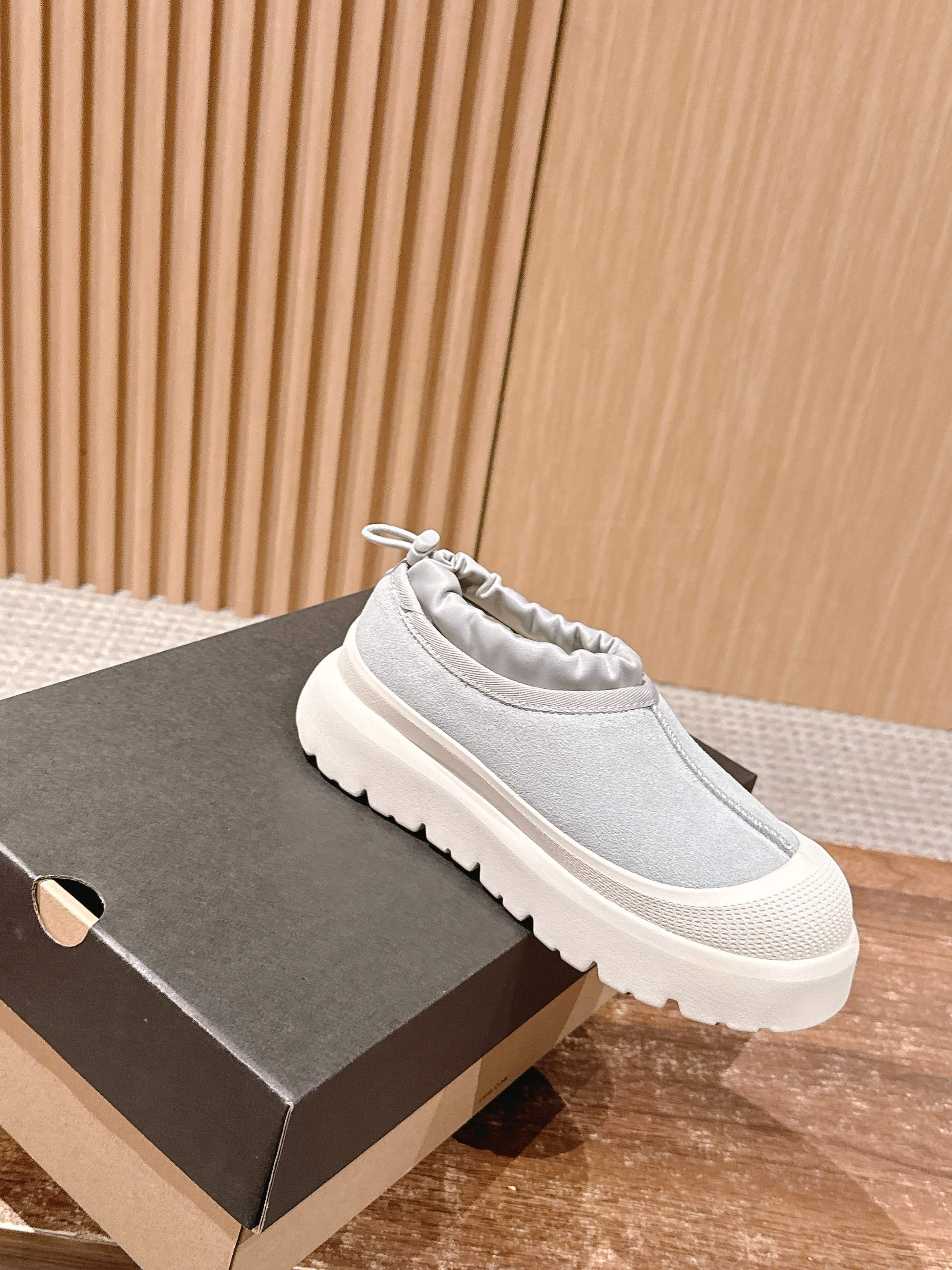 男+10 𝐔𝐆𝐆 油叽叽纽姆防水系列男女同款穿上它和最爱的他 UGG Tasman Weather Hyb 男+10 𝐔𝐆𝐆 油叽叽纽姆防水系列男女同款穿上它和最爱的他 UGG Tasman Weather Hyb