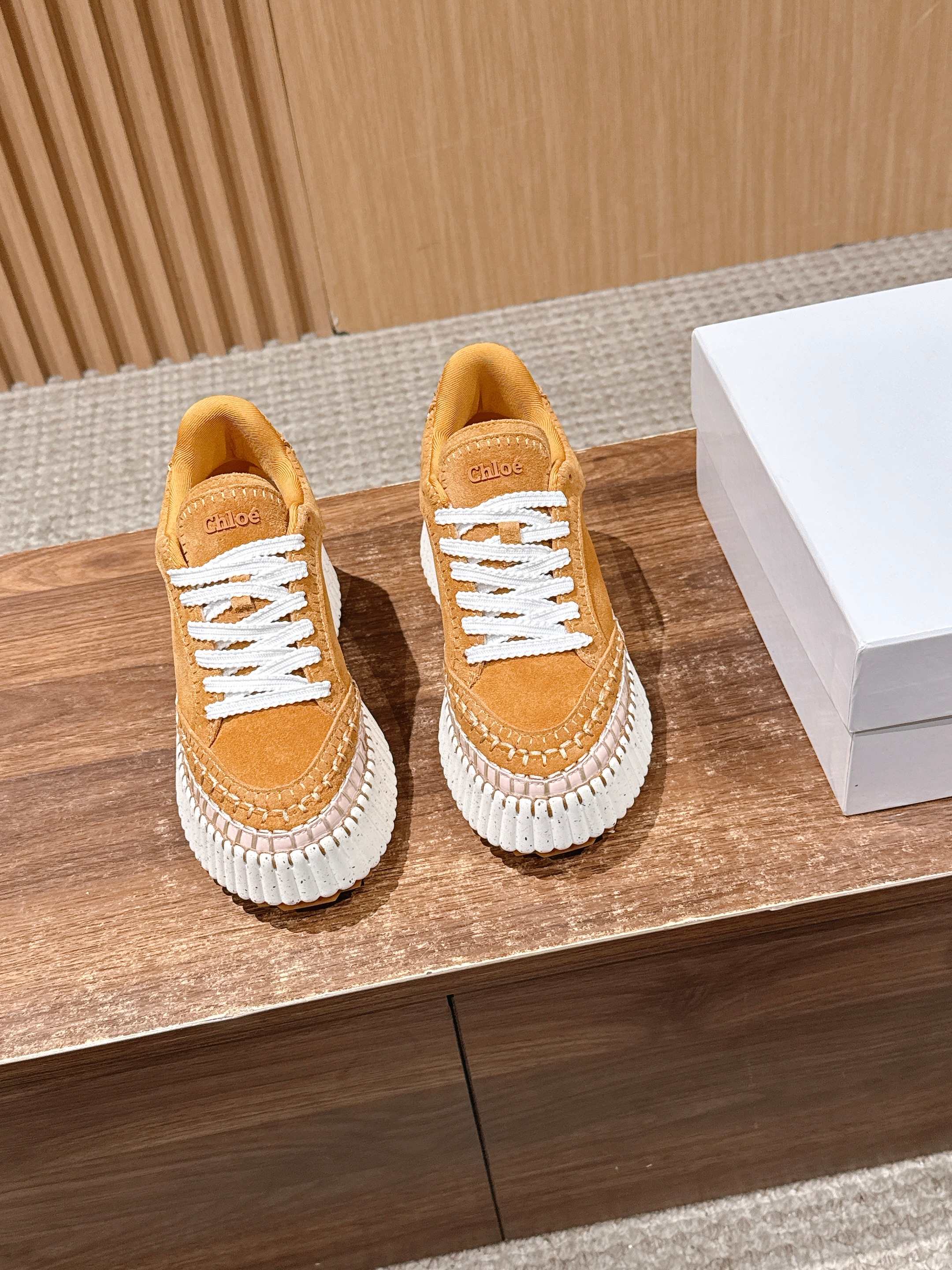 NO:512323,【5cm】 #Koyi's new sneakers, white shoes, Joey Yung and Sun Yi and Song Qian's star style, raw materials are made of renewable biomaterials, fully hand-sewn mark thread, visible to the naked eye, all hand-made, environmental protection and fashion set together to outline the fresh atmosphere of spring with a sense of rhythm, light and versatile, all seasons to wear, rubber foam bottom private mold sole Size35-40 (40 custom made without return or exchange), casual shoes/sneakers, sneakers19860909【5cm】 #蔻依新款运动鞋小白鞋、容祖儿和孙怡宋茜明星同款、原材料是可再生物料制作、全手工缝马克线、肉眼可见皆是手工制造、环保与时尚集一起用韵律感勾勒春天清新的气息、轻盈百搭四季可穿 橡胶发泡底私模大底 Size35-40（40定做不退换）,休闲鞋/运动鞋,sneakers,Women's Shoes
