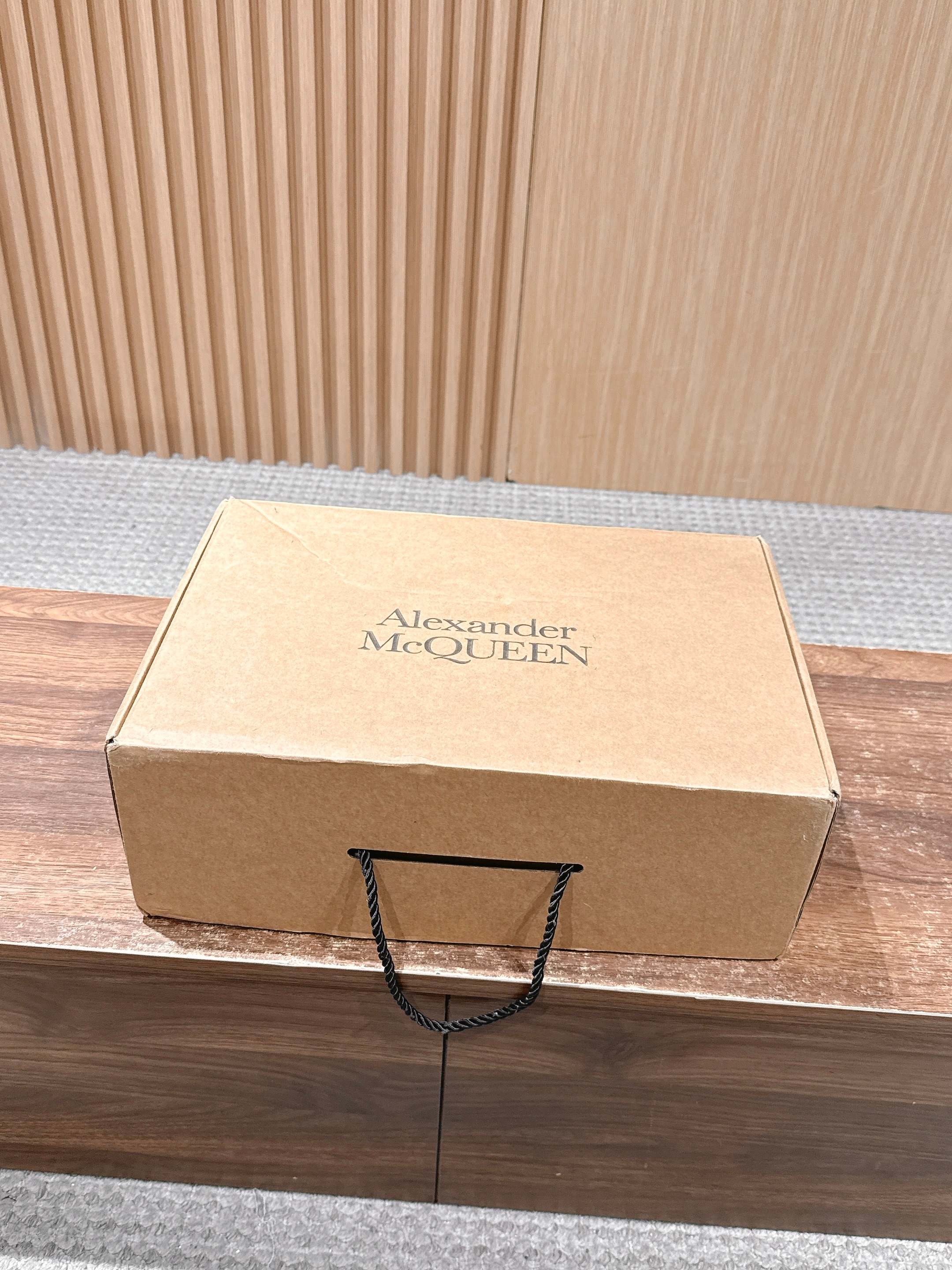 NO:578111,Full package.,casual shoes/sports shoes,sneakers19860909全套包装.,休闲鞋/运动鞋,sneakers,Women's Shoes