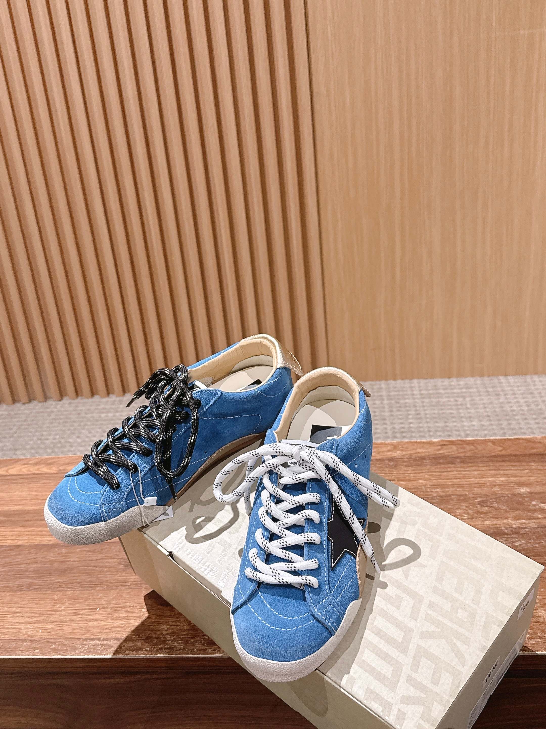 𝐆𝐎𝐋𝐃𝐄𝐍 𝐆𝐎𝐎𝐒𝐄 𝐓𝐑𝐔𝐄 𝐒𝐓𝐀𝐑#脏脏鞋那可是无人不知、无人不晓的时尚单品,简直就是各路明星、网红、大咖们 𝐆𝐎𝐋𝐃𝐄𝐍 𝐆𝐎𝐎𝐒𝐄 𝐓𝐑𝐔𝐄 𝐒𝐓𝐀𝐑#脏脏鞋那可是无人不知、无人不晓的时尚单品,简直就是各路明星、网红、大咖们