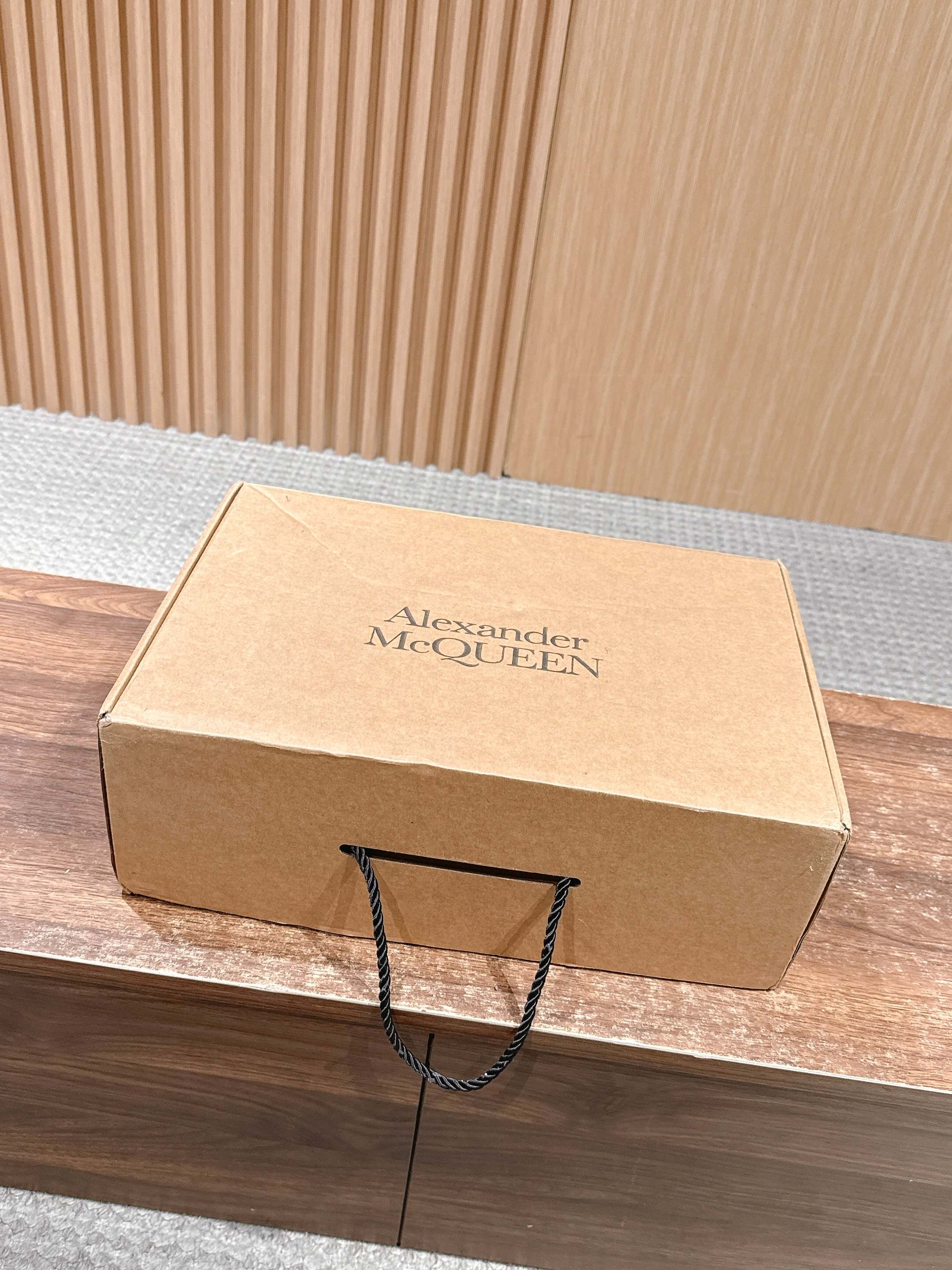 NO:630933,Full package.,casual shoes/sports shoes,sneakers19860909全套包装.,休闲鞋/运动鞋,sneakers,Women's Shoes