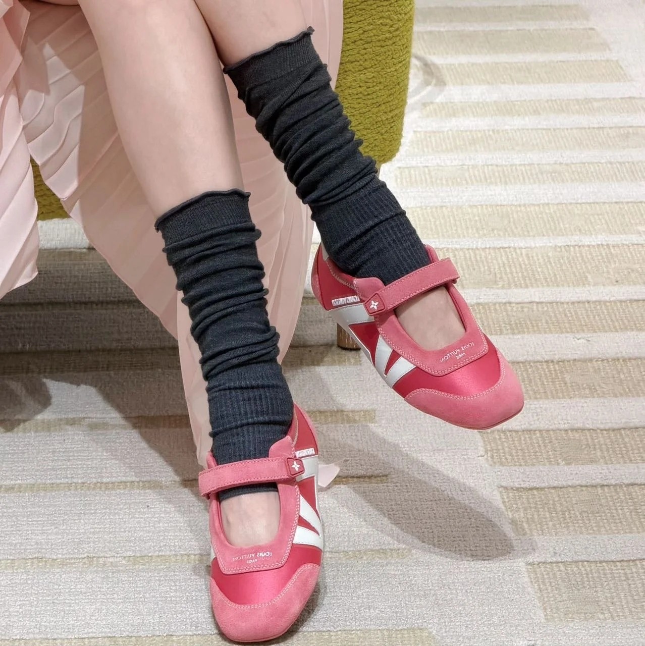 NO:723808,Upper foot picture reference #, casual shoes/sports shoes, sneakers19860909上脚图参考#,休闲鞋/运动鞋,sneakers,Women's Shoes