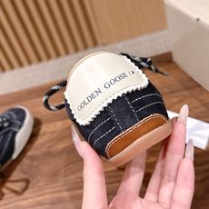 Golden Goose#脏脏鞋那可是无人不知、无人不晓的时尚单品,简直就是各路明星、网红、大咖们的最爱!毫不夸张地说, Golden Goose#脏脏鞋那可是无人不知、无人不晓的时尚单品,简直就是各路明星、网红、大咖们的最爱!毫不夸张地说,