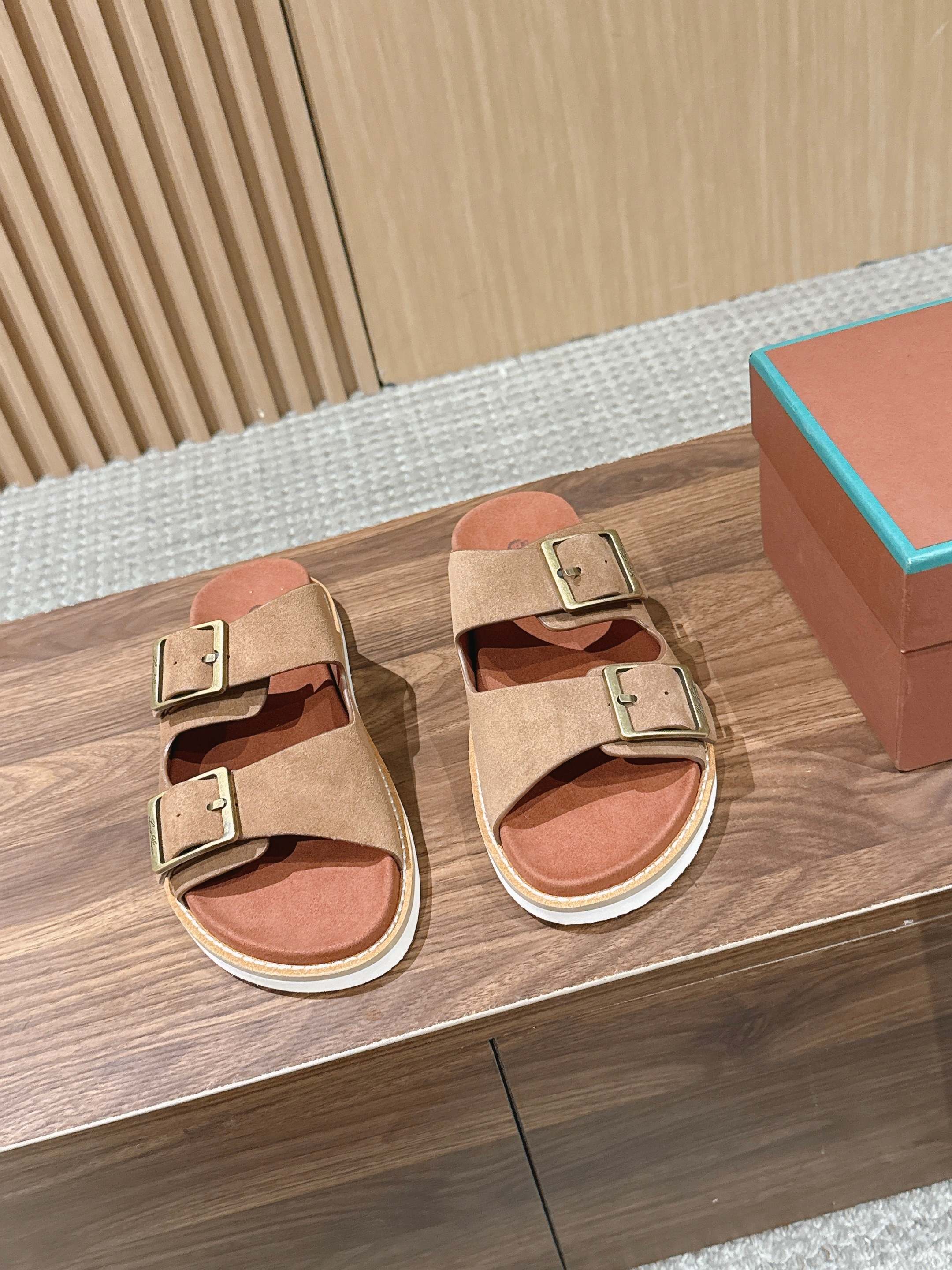 Loro Piana Slides