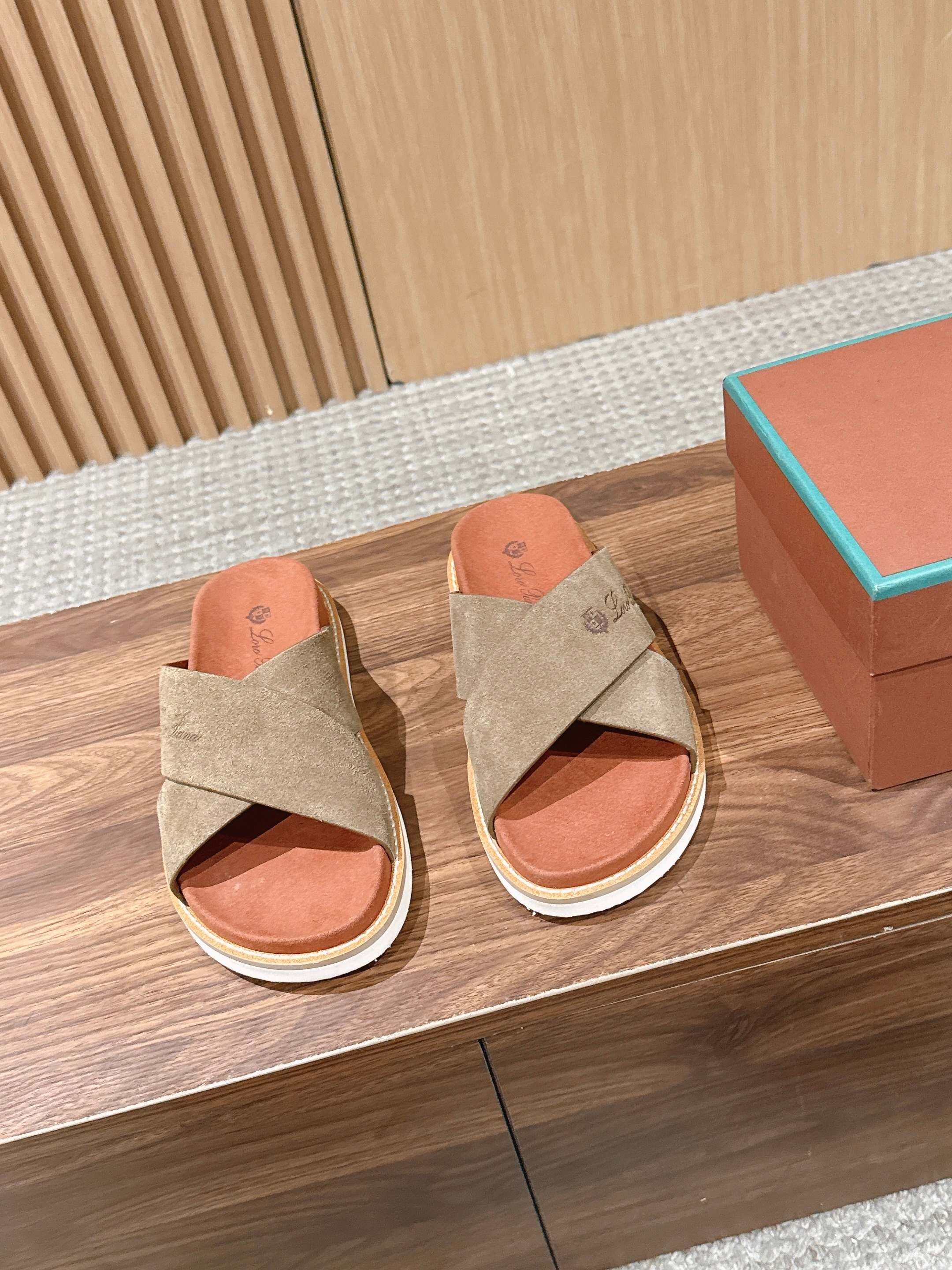 Loro Piana Slides