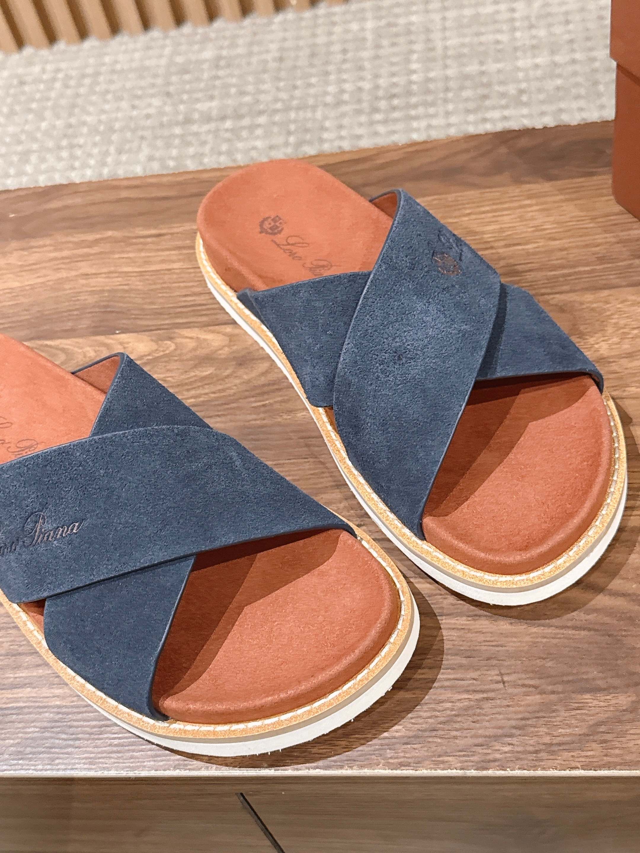Loro Piana Slides