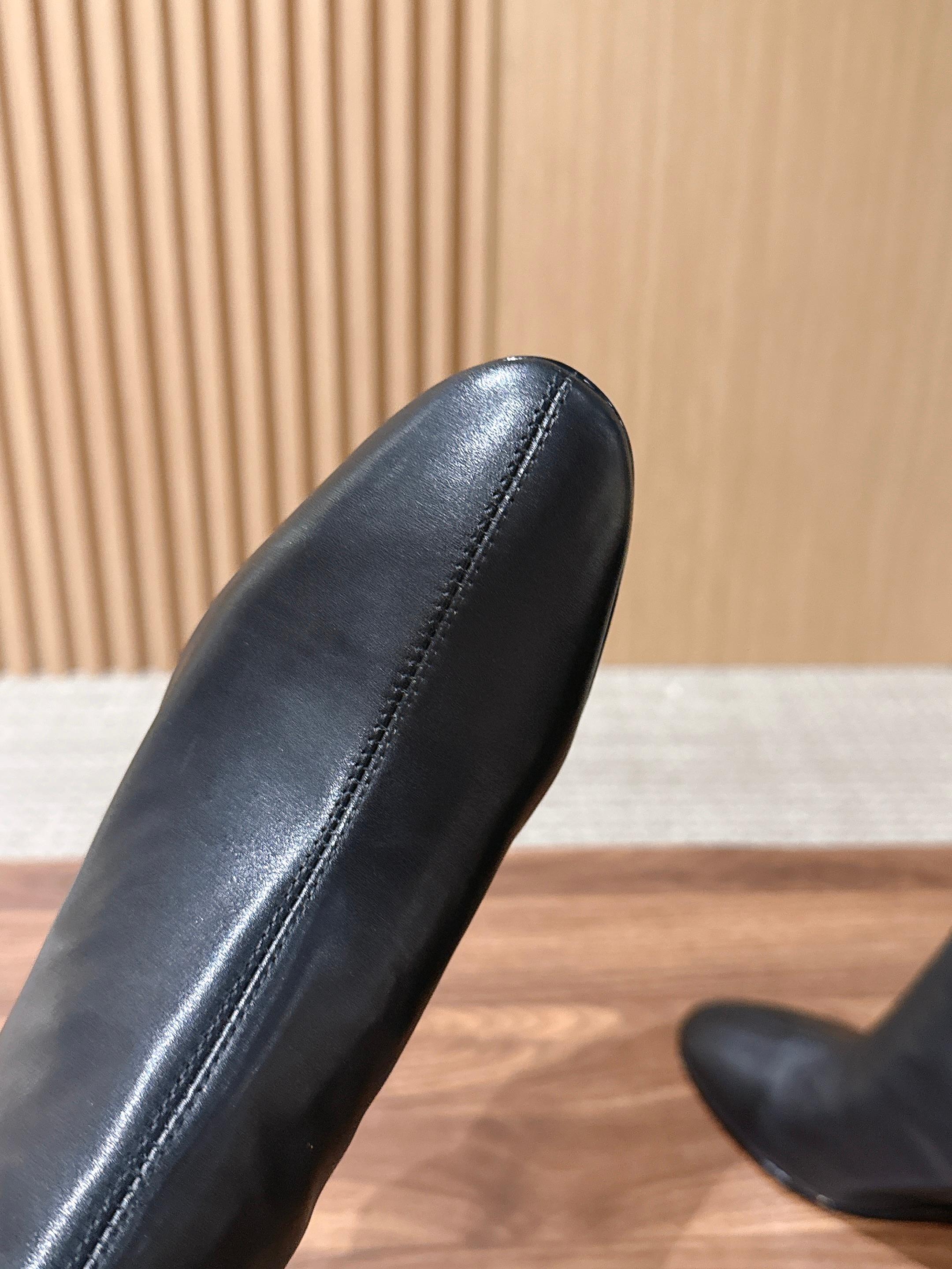 Jil Sander/吉尔桑达极26WF新品 绑带粗跟长靴 极简党秋冬的本命长靴 低调鞋款辨识度却很高 舒适与格调同时在 Jil Sander/吉尔桑达极26WF新品 绑带粗跟长靴 极简党秋冬的本命长靴 低调鞋款辨识度却很高 舒适与格调同时在