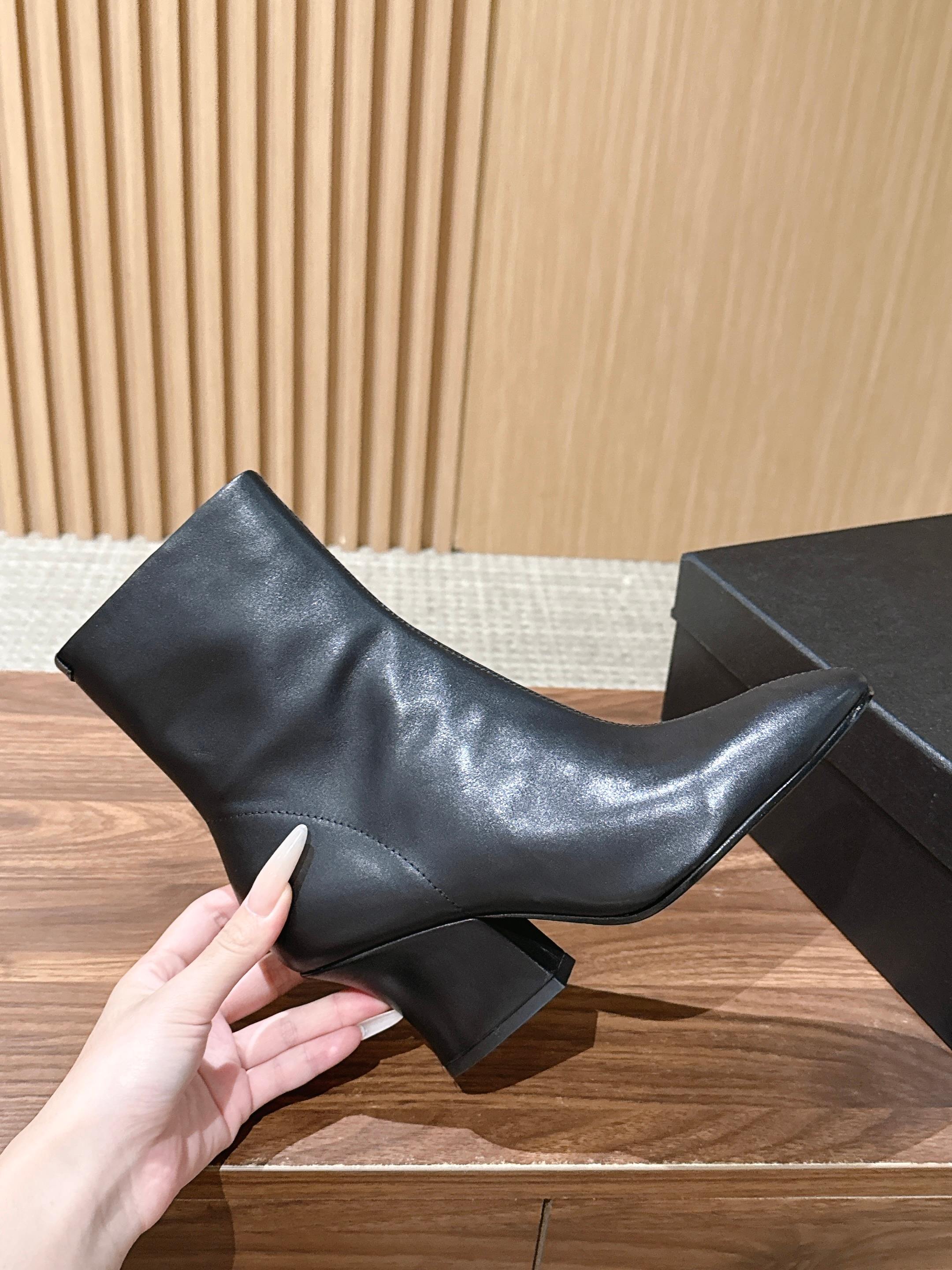 Jil Sander/吉尔桑达极26WF新品 绑带粗跟长靴 极简党秋冬的本命长靴 低调鞋款辨识度却很高 舒适与格调同时在 Jil Sander/吉尔桑达极26WF新品 绑带粗跟长靴 极简党秋冬的本命长靴 低调鞋款辨识度却很高 舒适与格调同时在