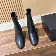 Jil Sander/吉尔桑达极26WF新品 绑带粗跟长靴 极简党秋冬的本命长靴 低调鞋款辨识度却很高 舒适与格调同时在 Jil Sander/吉尔桑达极26WF新品 绑带粗跟长靴 极简党秋冬的本命长靴 低调鞋款辨识度却很高 舒适与格调同时在