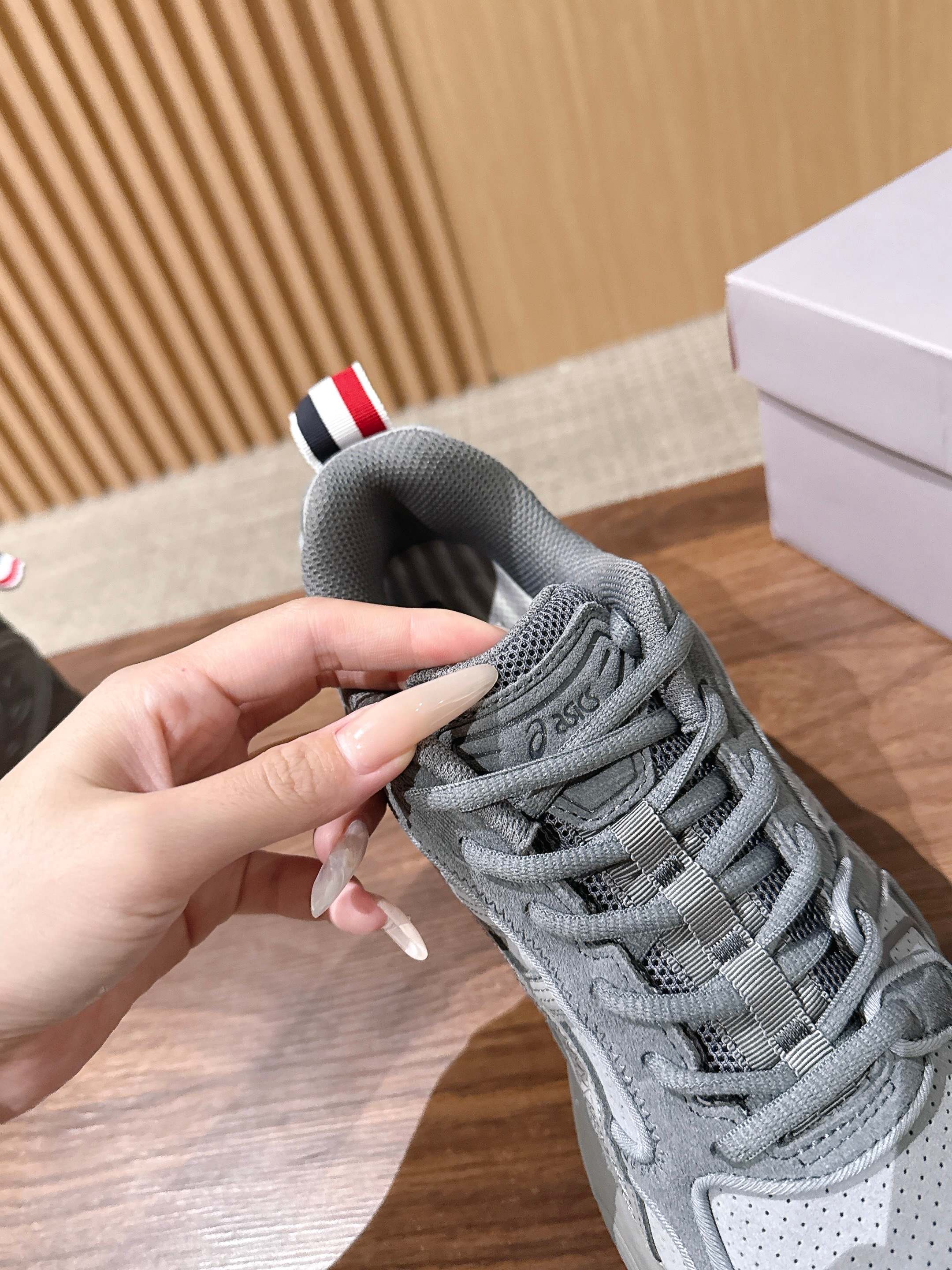 亚瑟士联名款来……      26款重磅推出！！纯原 纯原Thom Browne&Asics联名款运动鞋！ Thom B