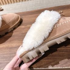 UGG Coquette Stitch 克格特缝线便鞋✨ 秋冬“踩云级”本命毛毛半拖,适配所有慵懒系穿搭 复古民族风明线 UGG Coquette Stitch 克格特缝线便鞋✨ 秋冬“踩云级”本命毛毛半拖,适配所有慵懒系穿搭 复古民族风明线