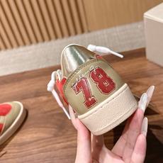 #新配色 GOLDEN GOOSE#早秋新款星星做旧星星板鞋 自带复古松弛街头氛围感,经典星星标识辨识度拉满,做旧质感随 #新配色 GOLDEN GOOSE#早秋新款星星做旧星星板鞋 自带复古松弛街头氛围感,经典星星标识辨识度拉满,做旧质感随