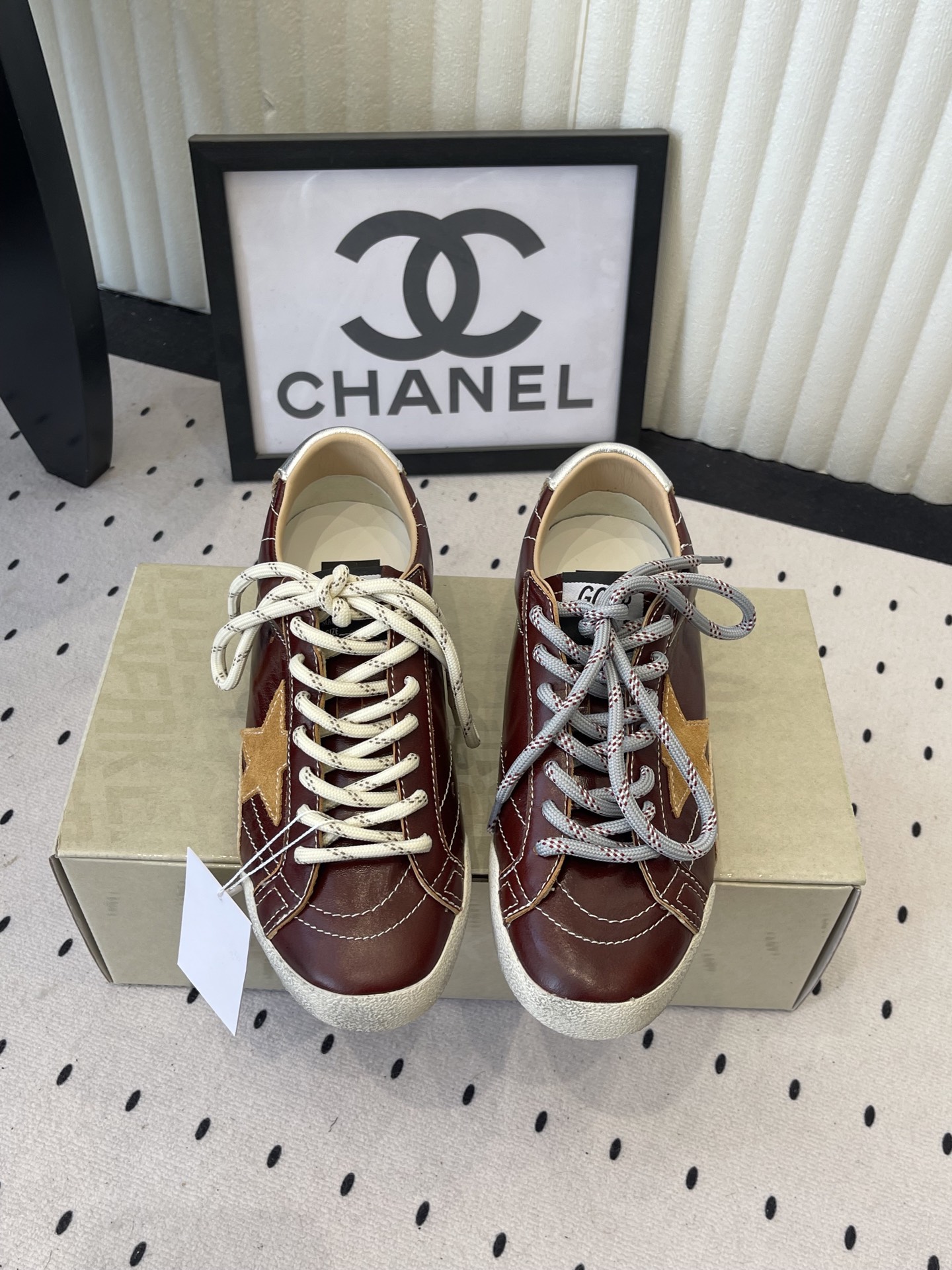 NO:668890,The top version of GGDB's new casual shoes. The original version of the limited edition in the counter is developed one to one. All details are the same as the original version. Top quality shipment. Classic continuation. Versatile artifact. Personalized graffiti. Size35-40, casual shoes/sports shoes, sneakers.19860909GGDB新款休闲鞋顶级版本 专柜限量款原版一比一开发 所有细节和原版一样 顶级品质出货 经典的延续 百搭神器 个性涂鸦 Size35-40,休闲鞋/运动鞋,sneakers,Women's Shoes