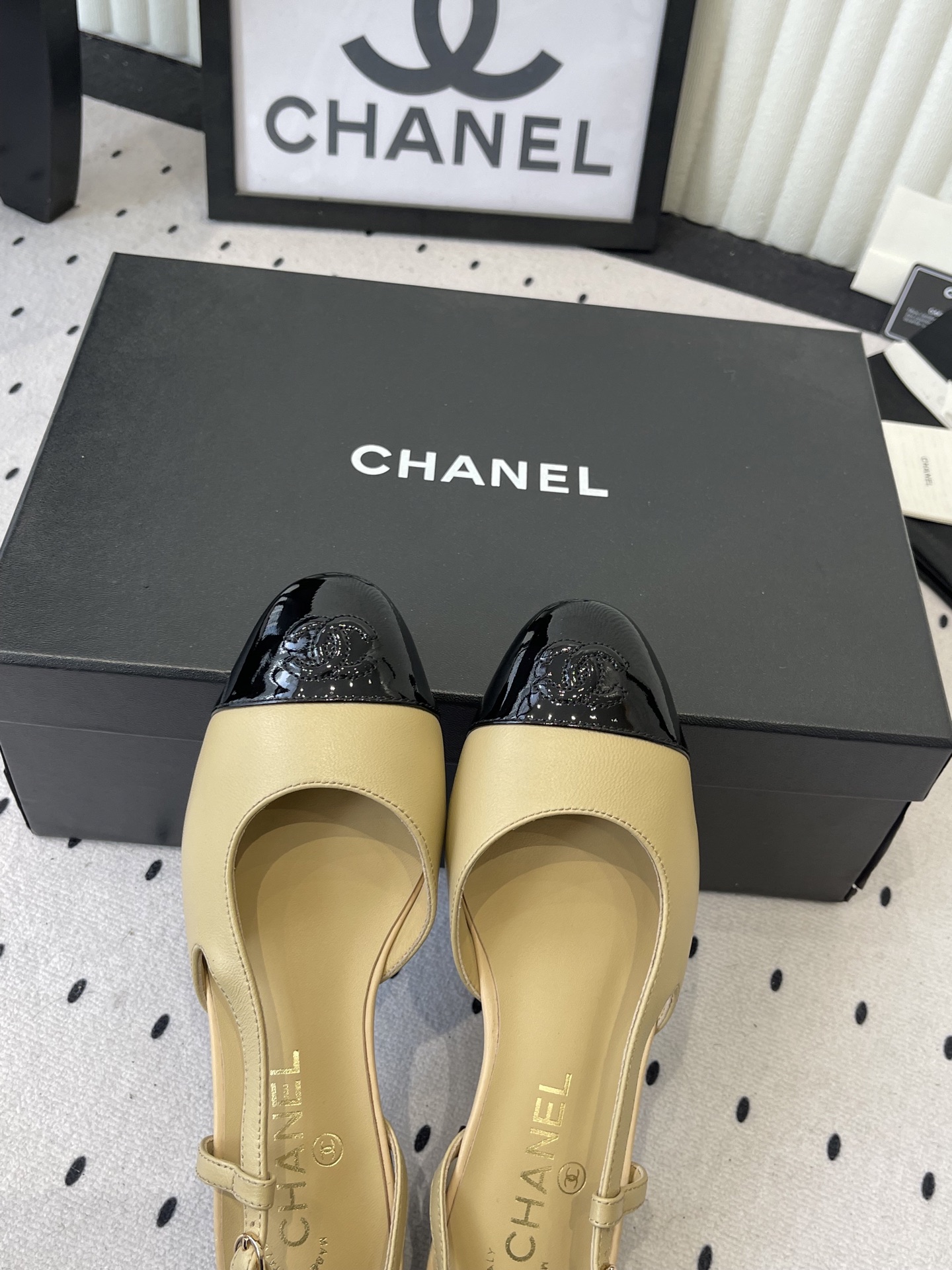 Chanel Chanel早春新款 后空凉鞋