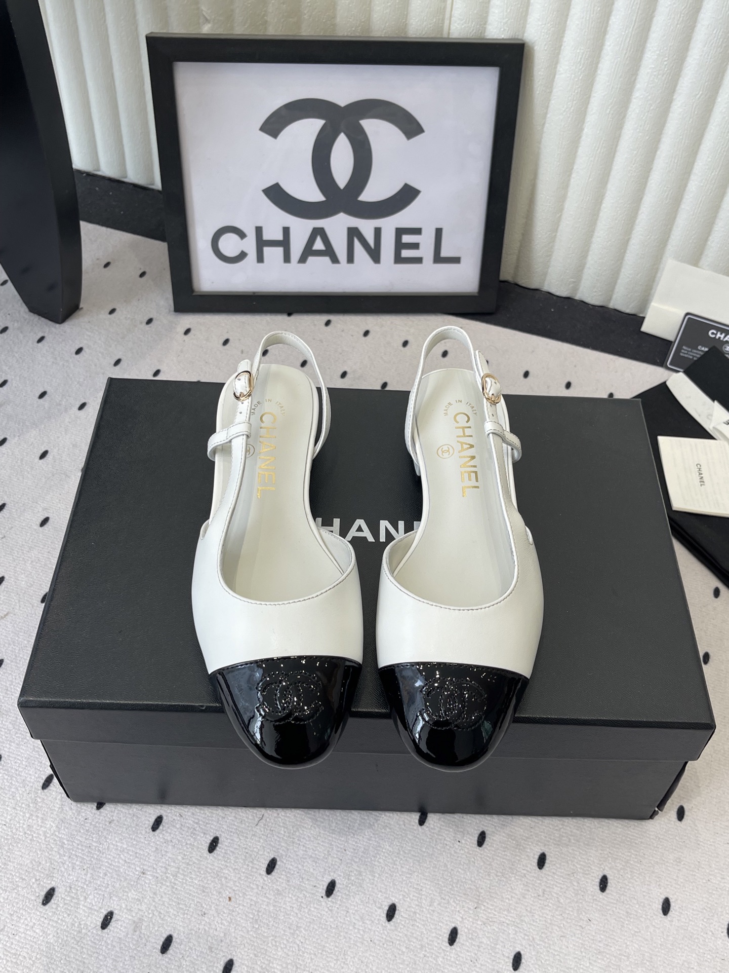 Chanel Chanel早春新款 后空凉鞋