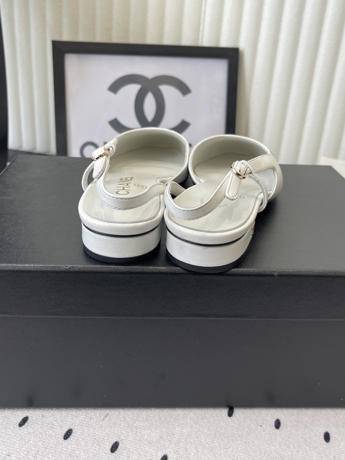 Chanel Chanel早春新款 后空凉鞋