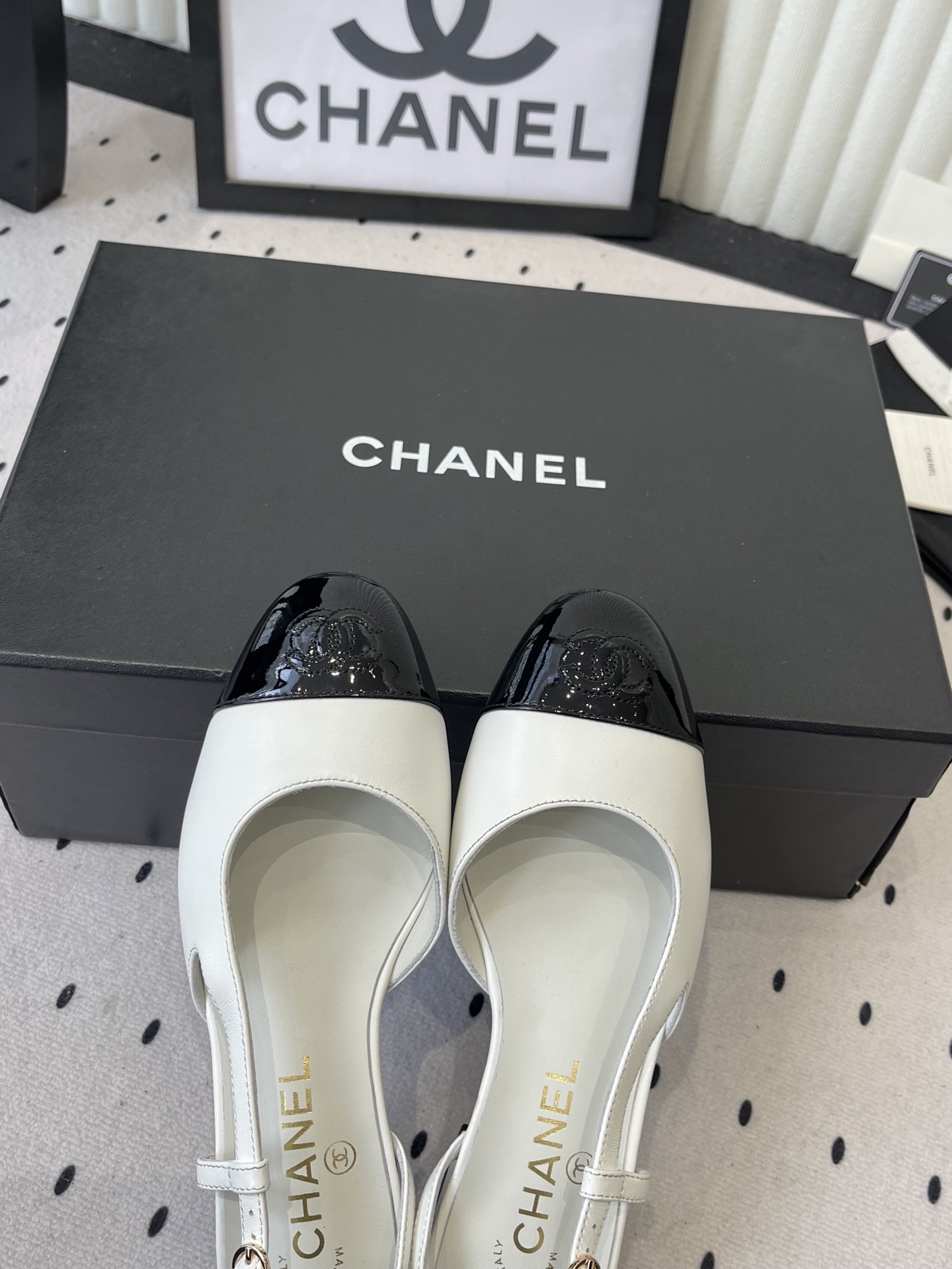 Chanel Chanel早春新款 后空凉鞋