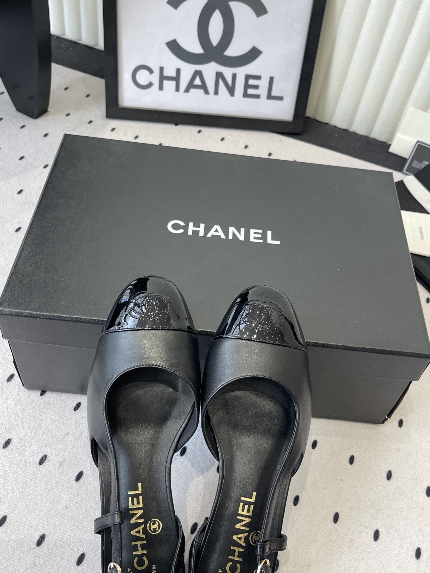 Chanel Chanel早春新款 后空凉鞋