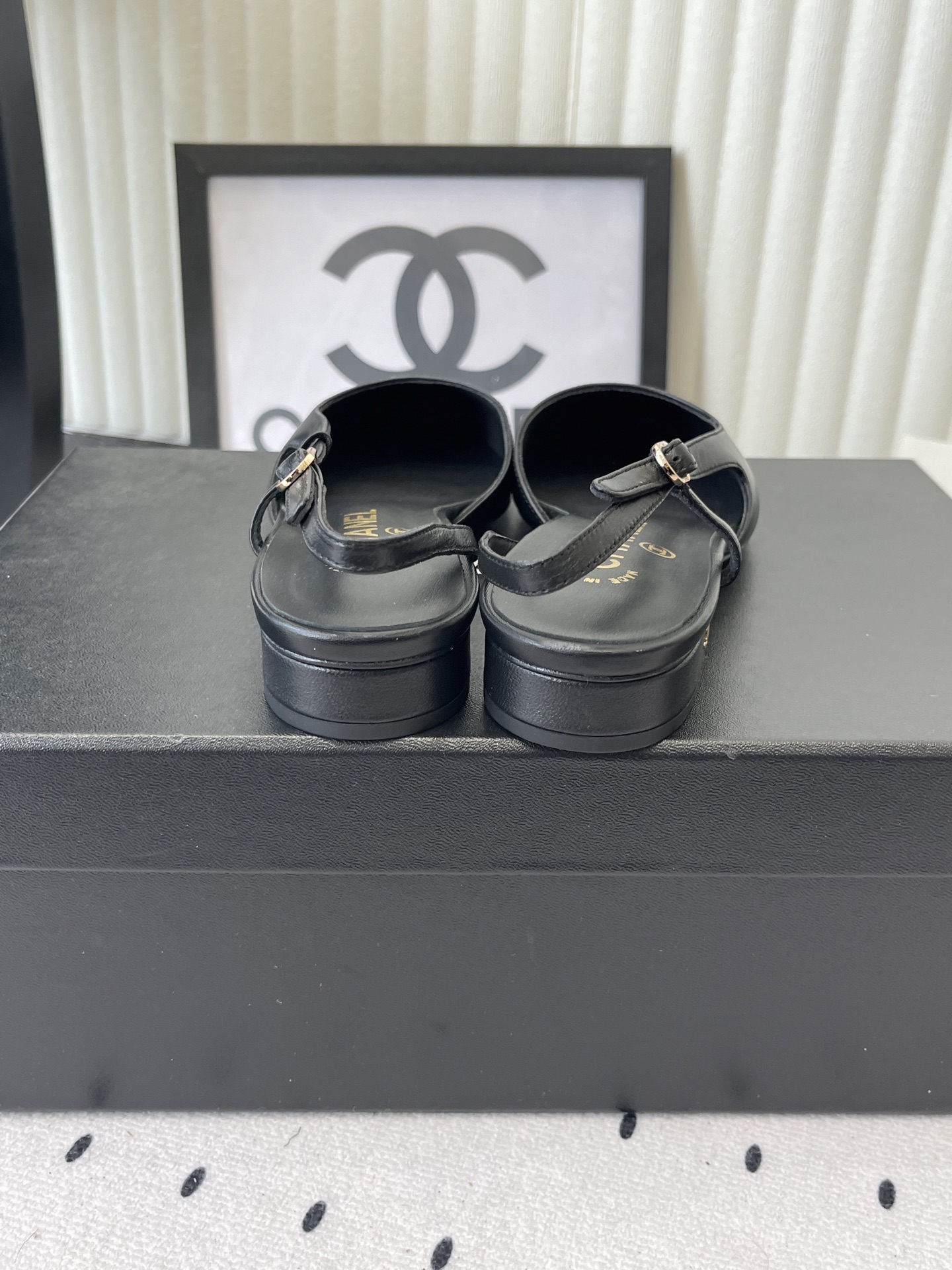 Chanel Chanel早春新款 后空凉鞋
