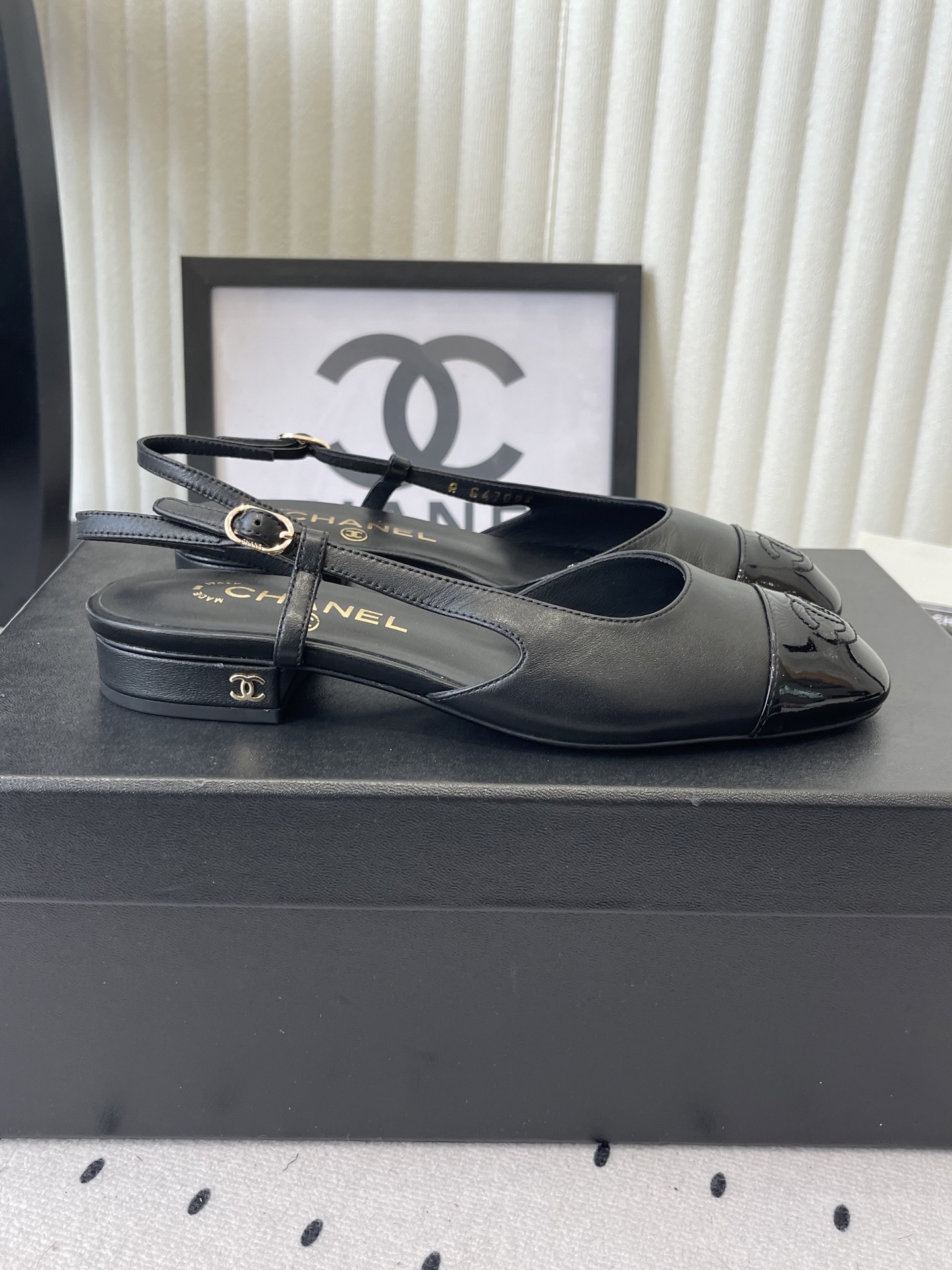 Chanel Chanel早春新款 后空凉鞋