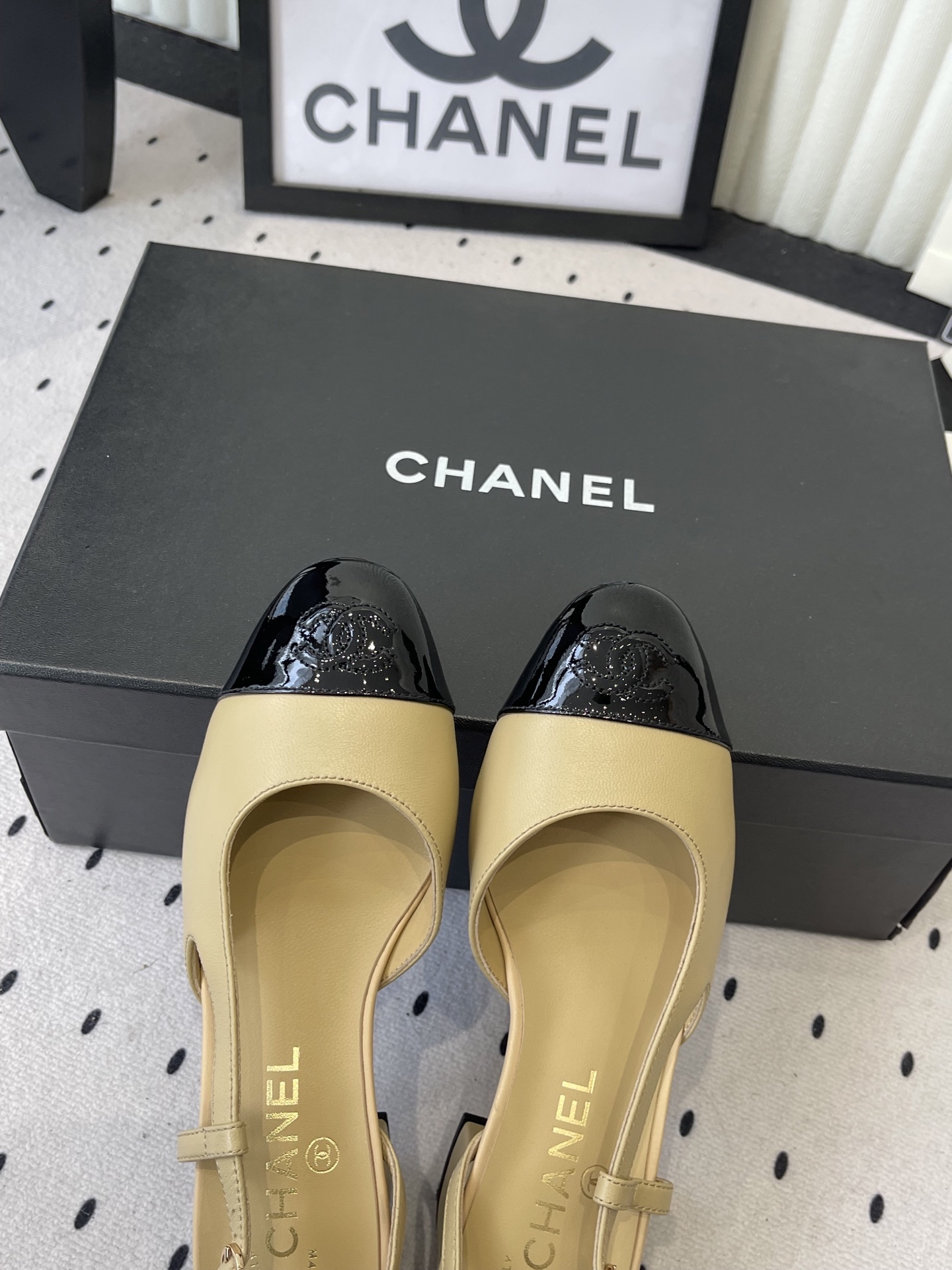 Chanel Chanel早春新款 后空凉鞋