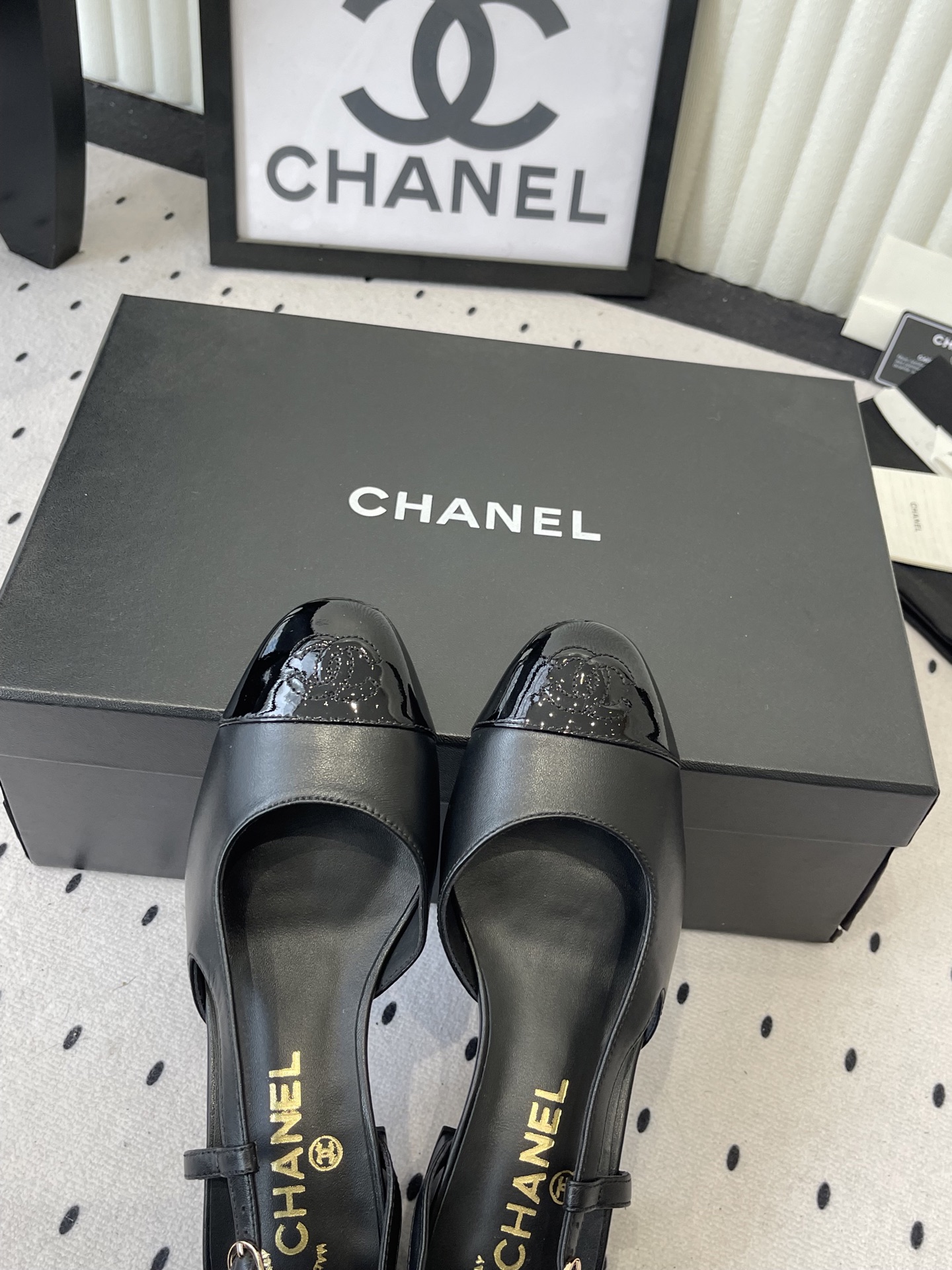 Chanel Chanel早春新款 后空凉鞋