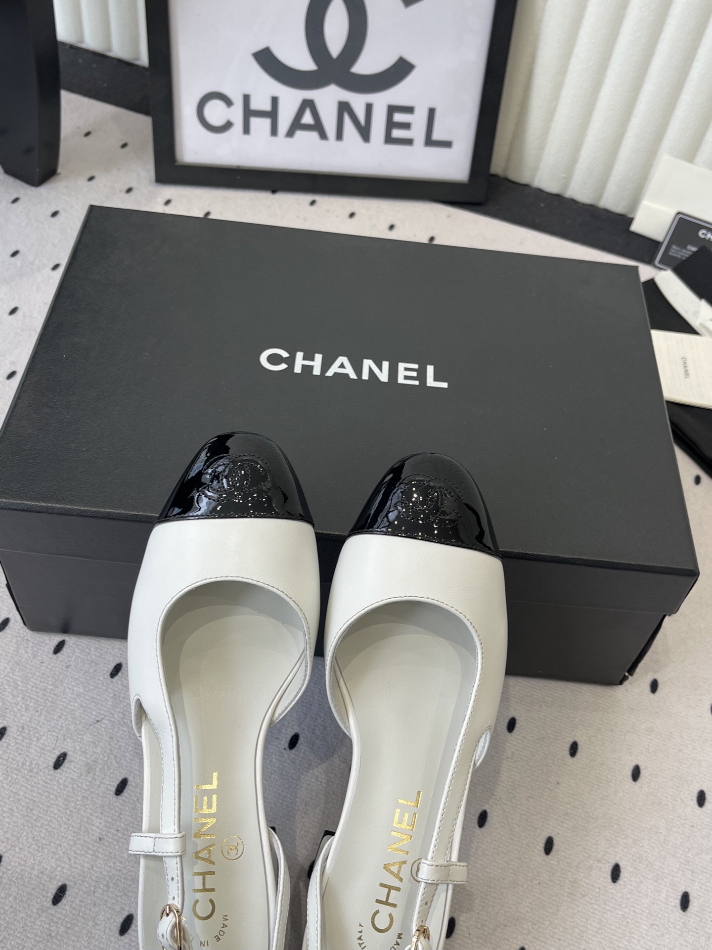 Chanel Chanel早春新款 后空凉鞋