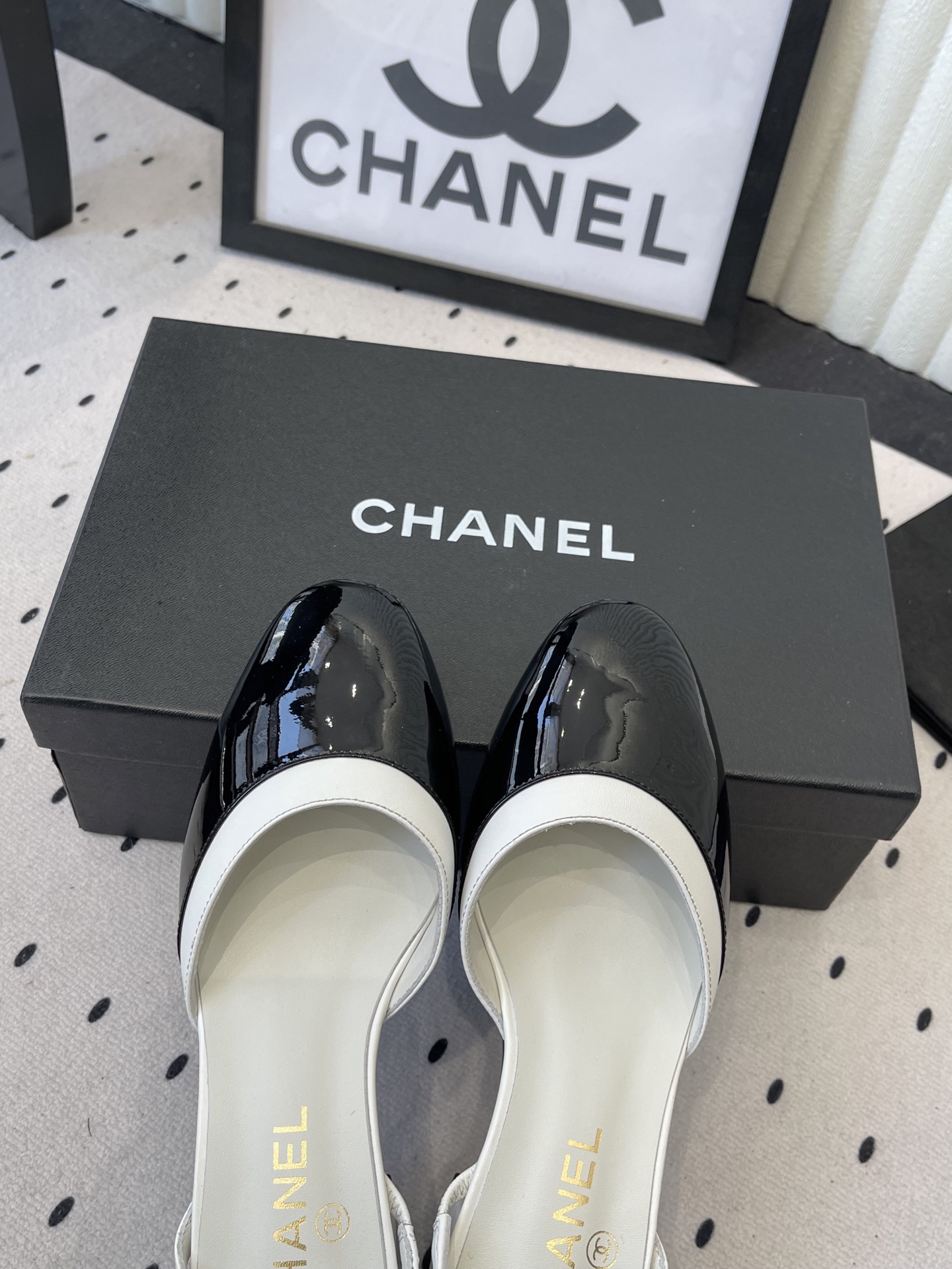 Chanel Chanel早春新款后空粗跟凉鞋