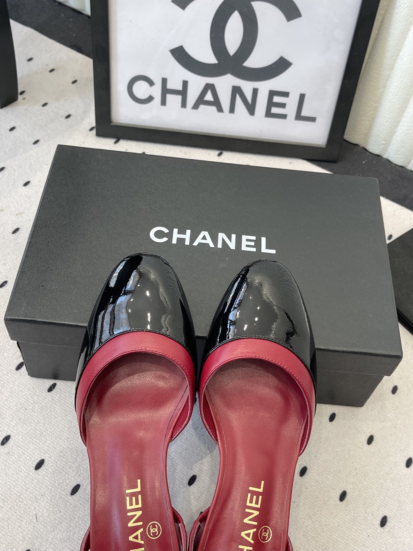 Chanel Chanel早春新款后空粗跟凉鞋