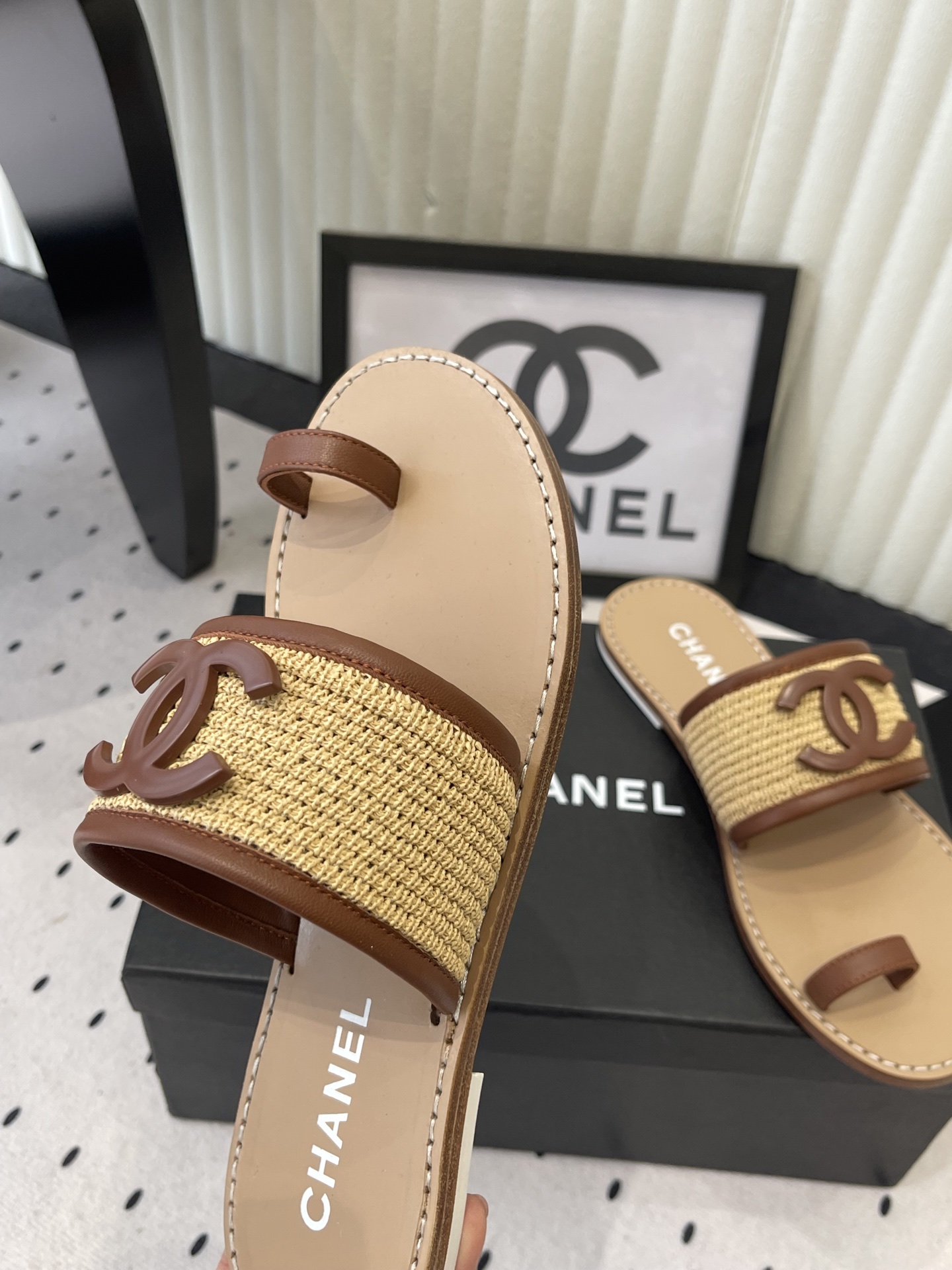 Chanel Chanel春夏最新款双C拖鞋