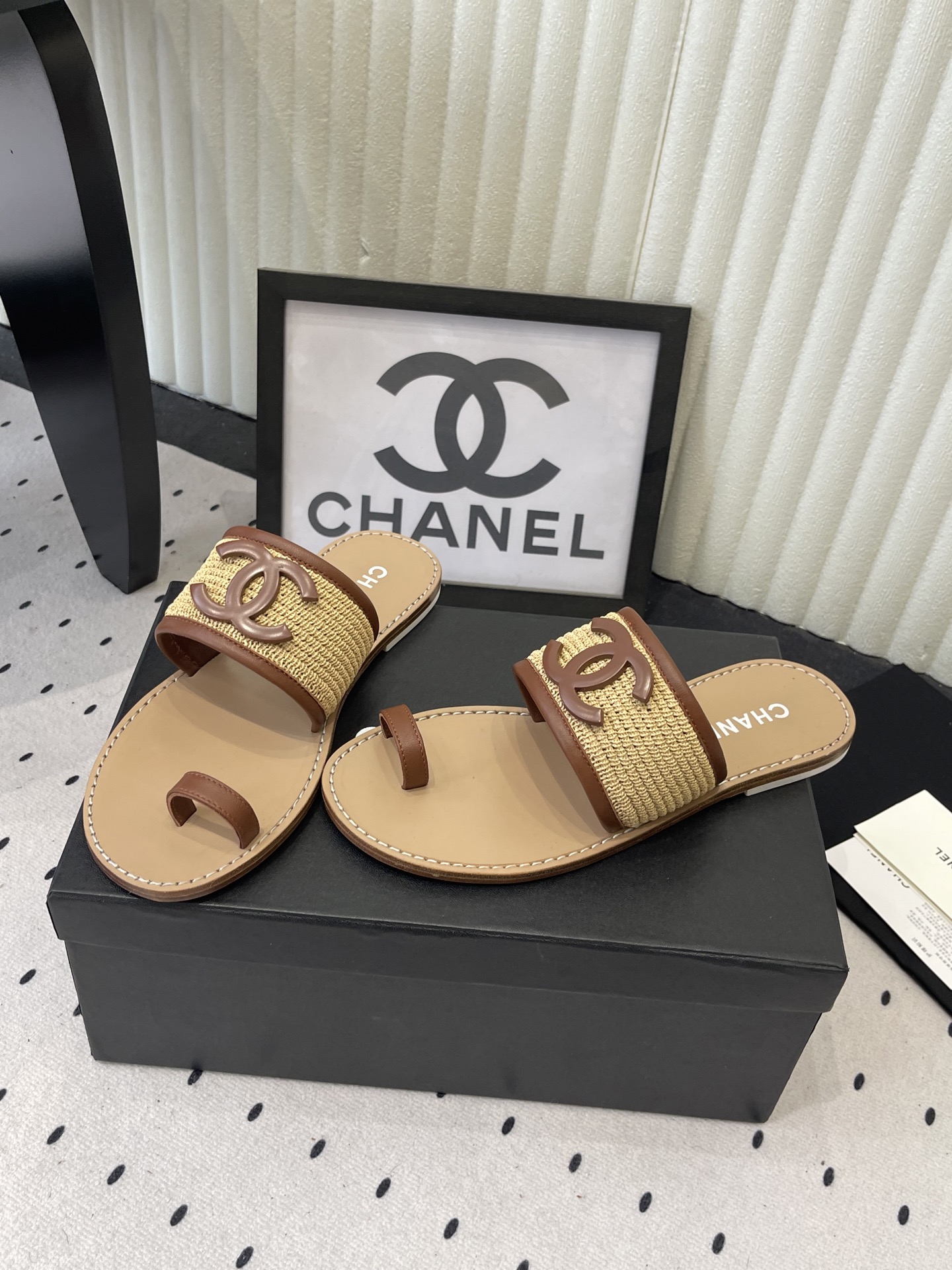 Chanel Chanel春夏最新款双C拖鞋