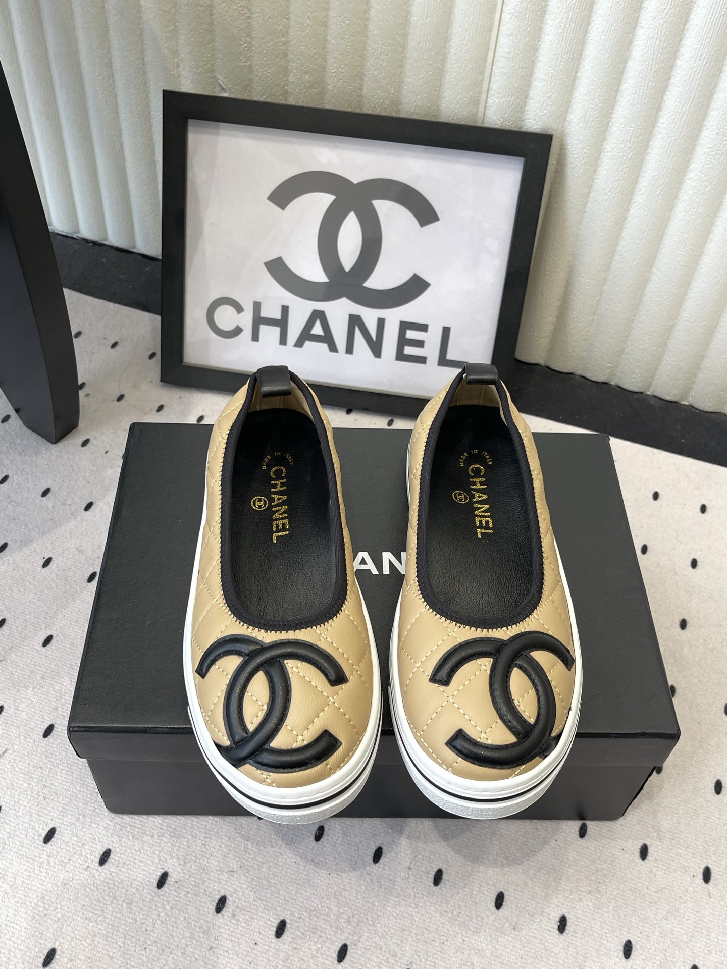 Chanel Chanel春夏新款C家小香单鞋，蝴蝶结休闲单鞋，蝴蝶结单鞋