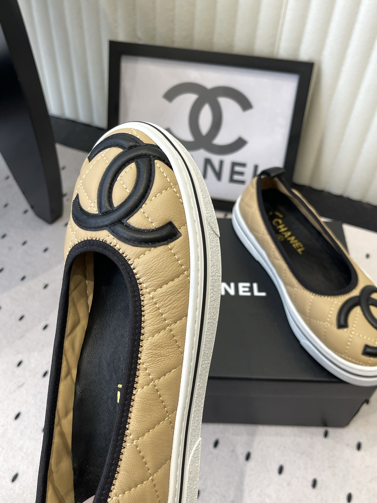 Chanel Chanel春夏新款C家小香单鞋，蝴蝶结休闲单鞋，蝴蝶结单鞋