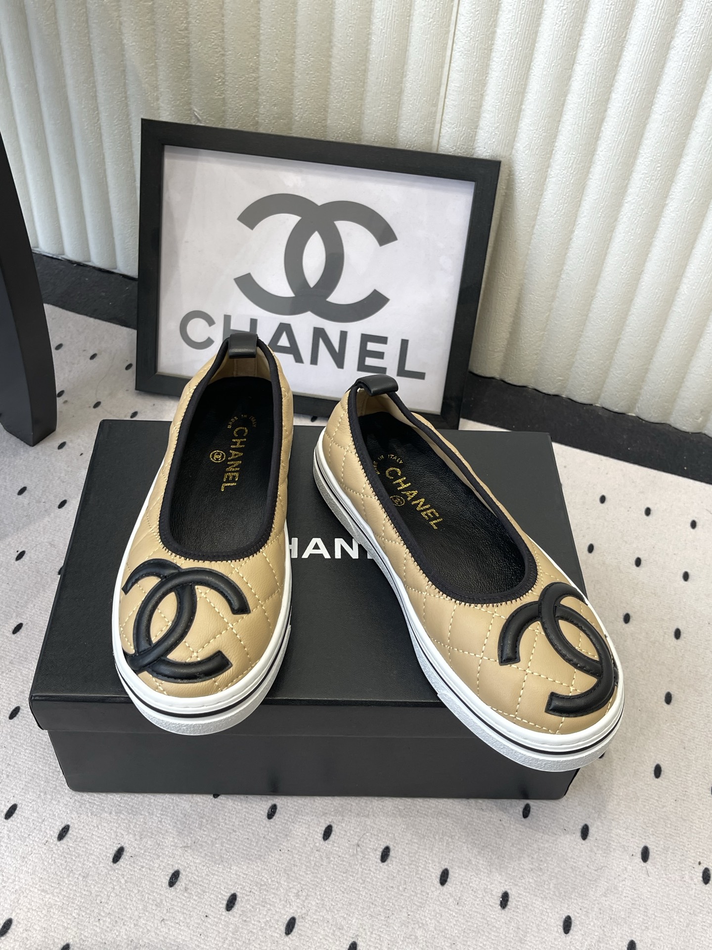 Chanel Chanel春夏新款C家小香单鞋，蝴蝶结休闲单鞋，蝴蝶结单鞋