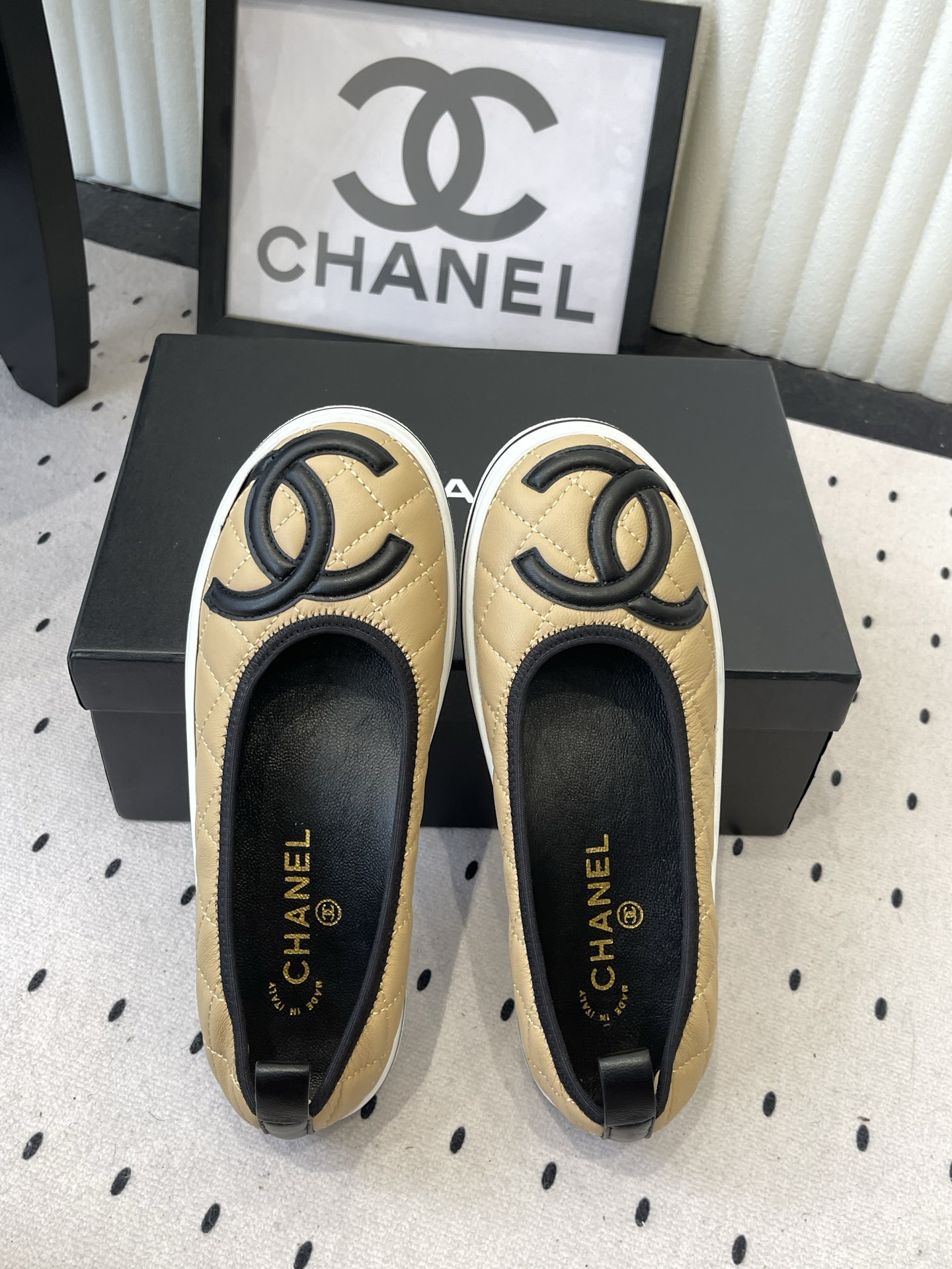 Chanel Chanel春夏新款C家小香单鞋，蝴蝶结休闲单鞋，蝴蝶结单鞋