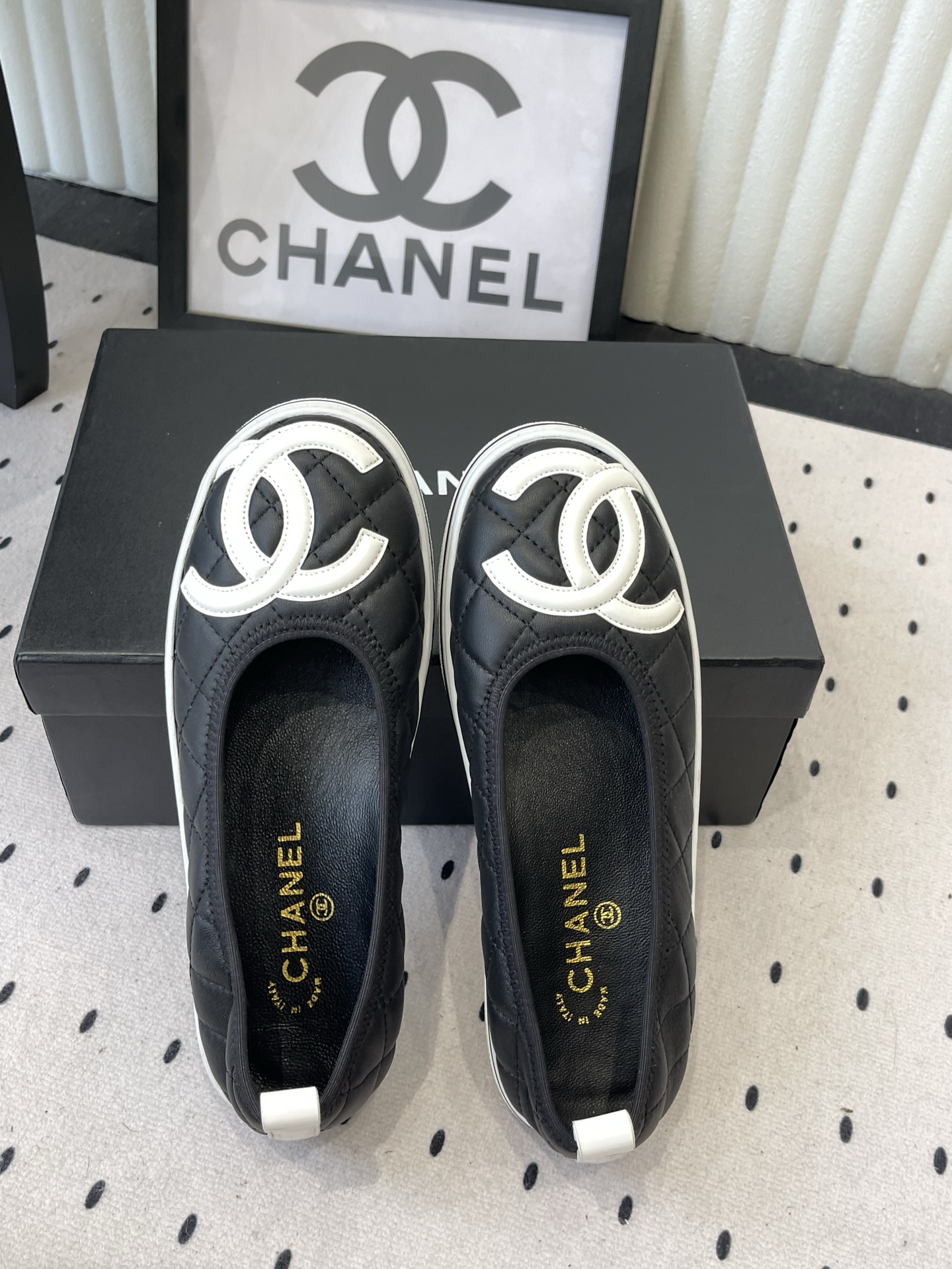 Chanel Chanel春夏新款C家小香单鞋，蝴蝶结休闲单鞋，蝴蝶结单鞋